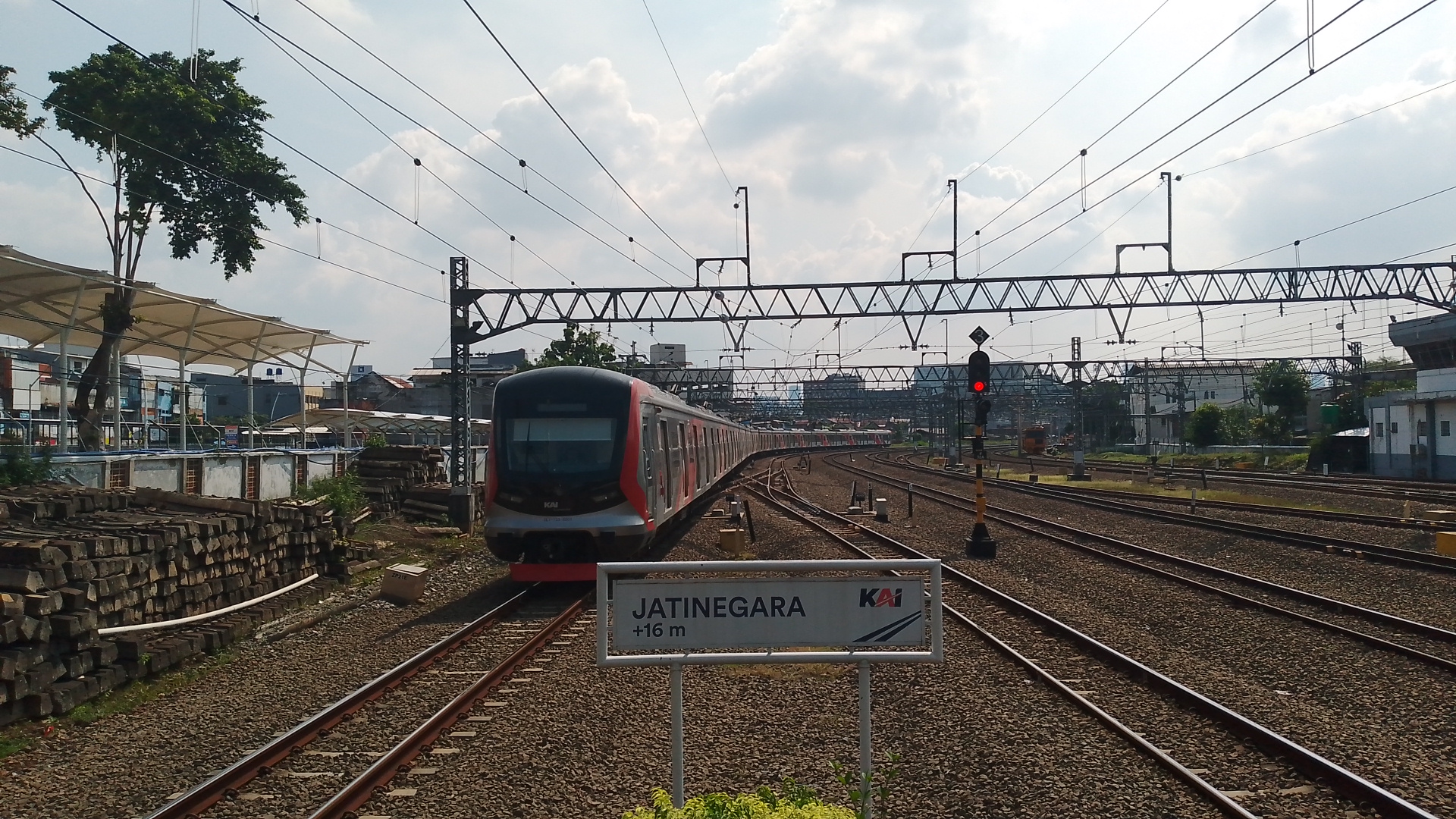 CLI 125 di Indonesia - foto kereta api