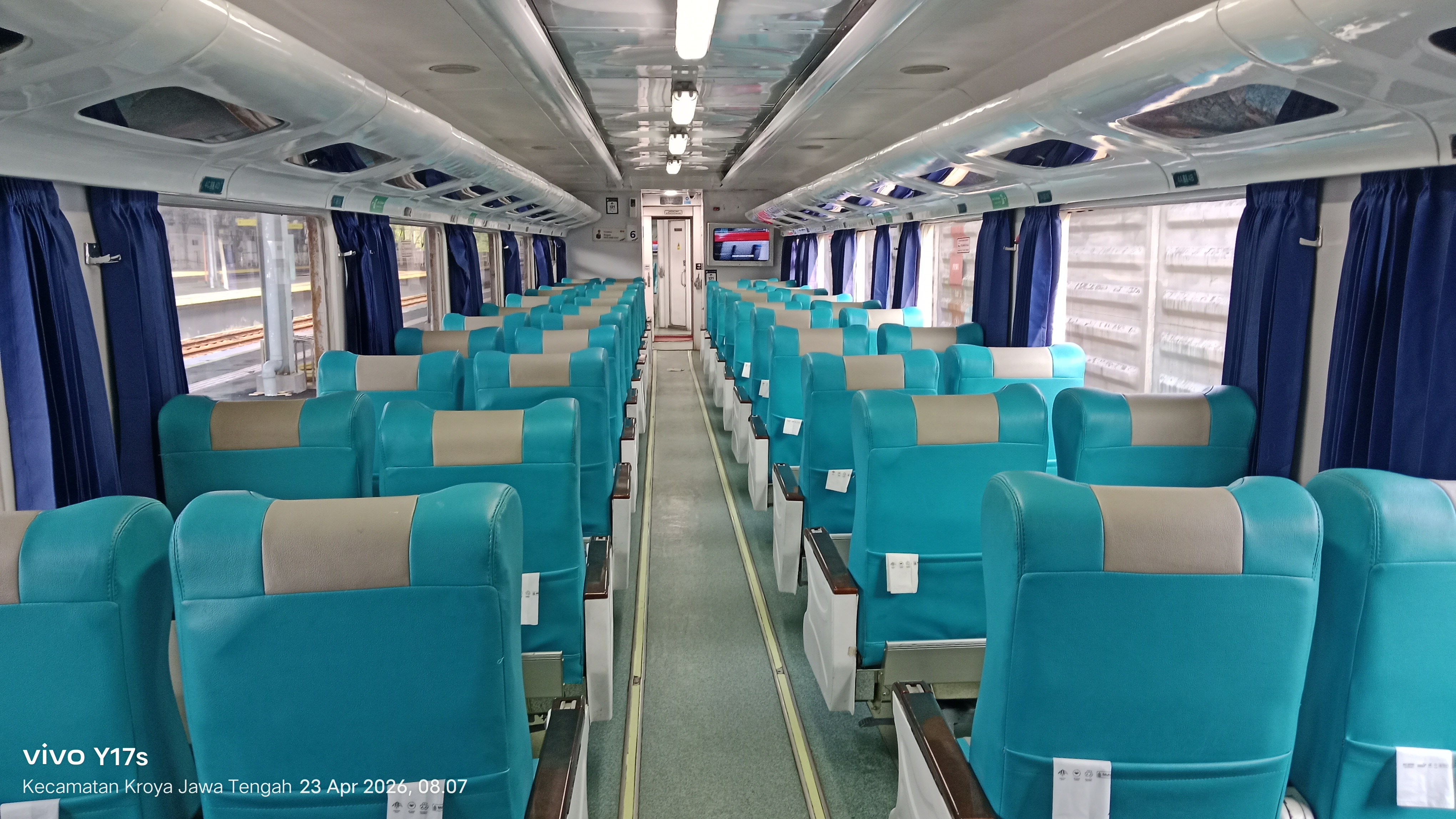 Interior Kereta Api 7007C Tambahan Yogyakarta - Gambir PP