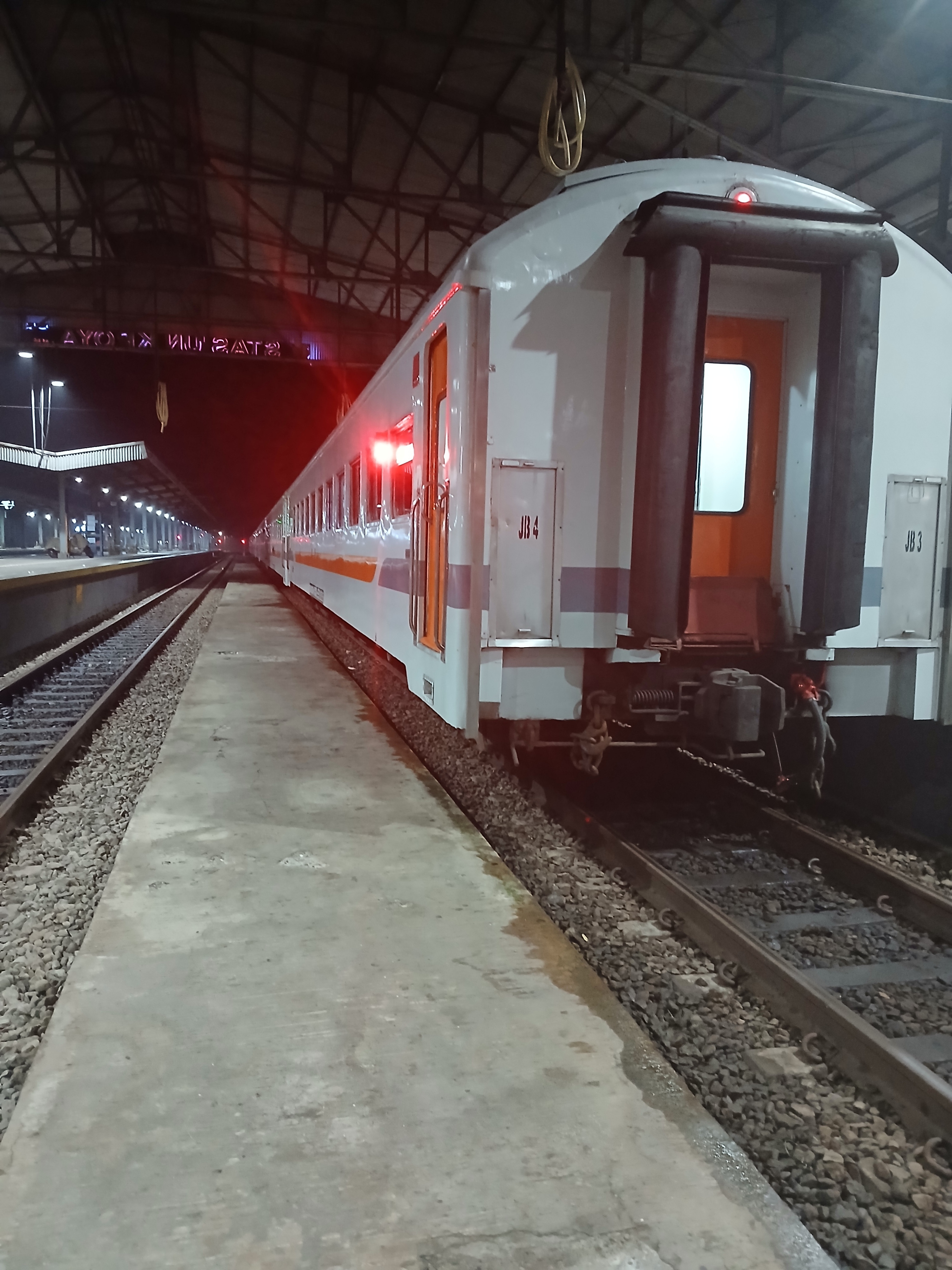 Foto Ka kutojaya selatan tujuan kutoarjo di Indonesia