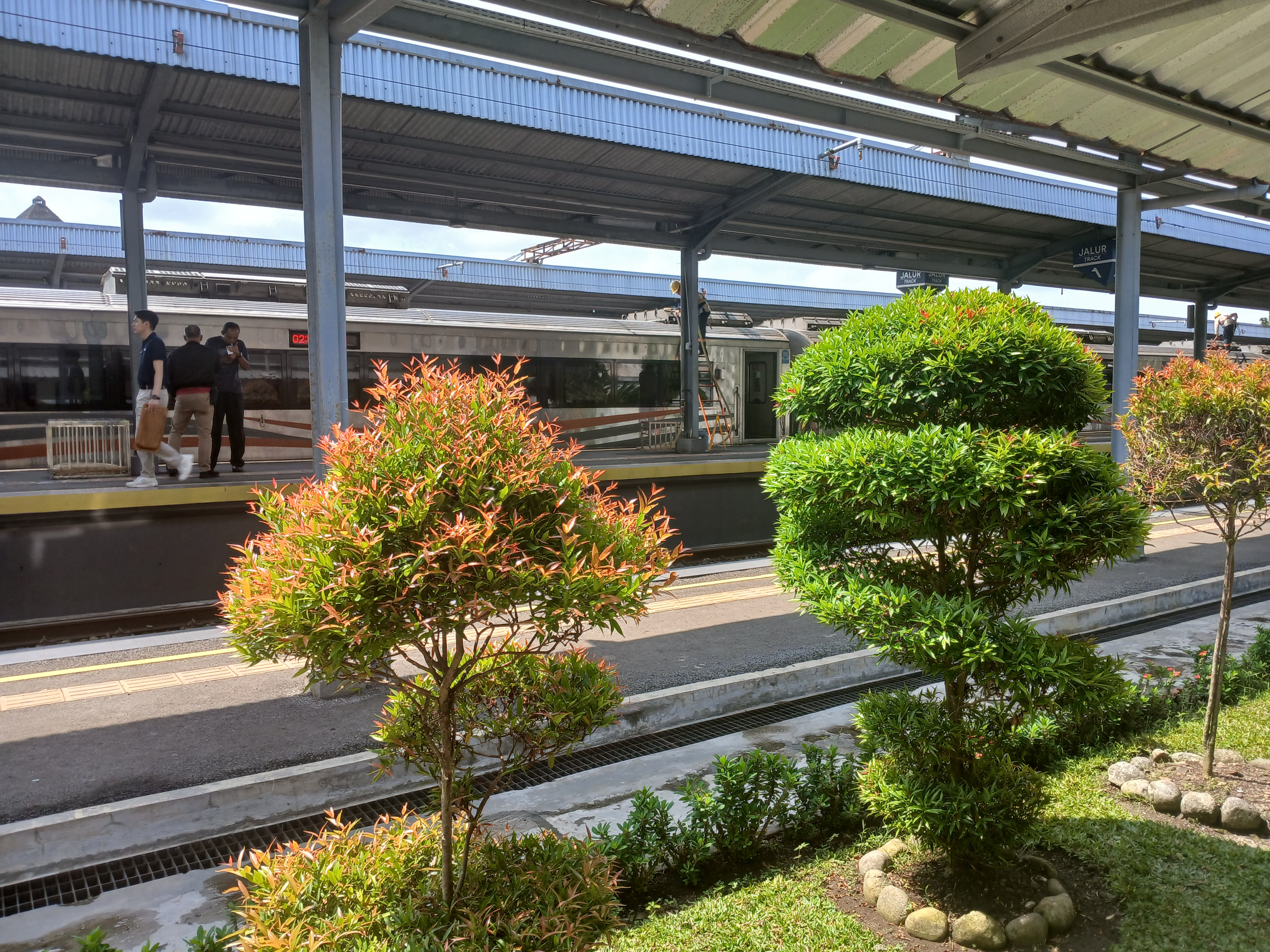 Ka malabar tujuan akhir bandung - trending kereta api