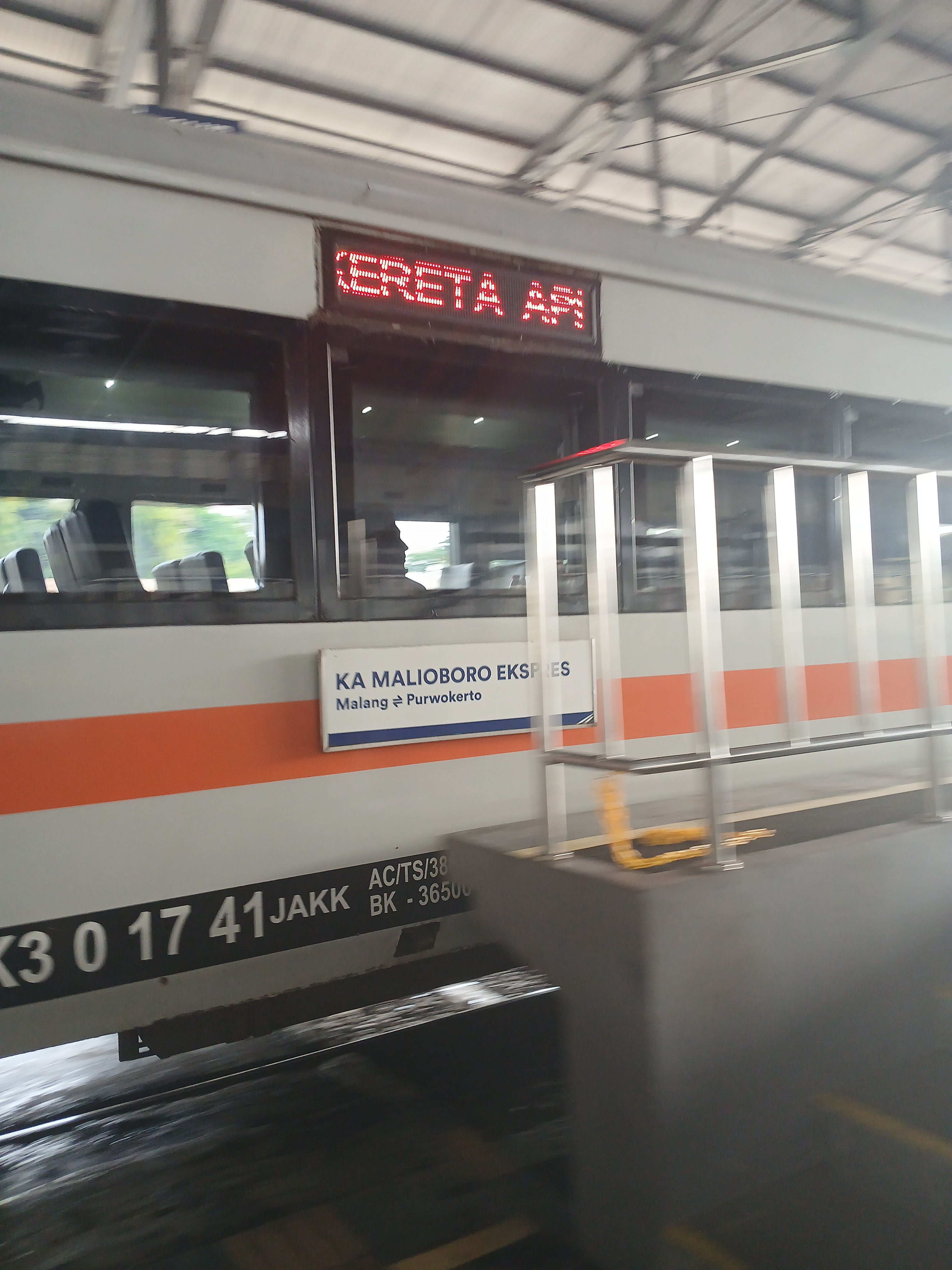 Ka malioboro ex pwt - ml di Indonesia - foto kereta api