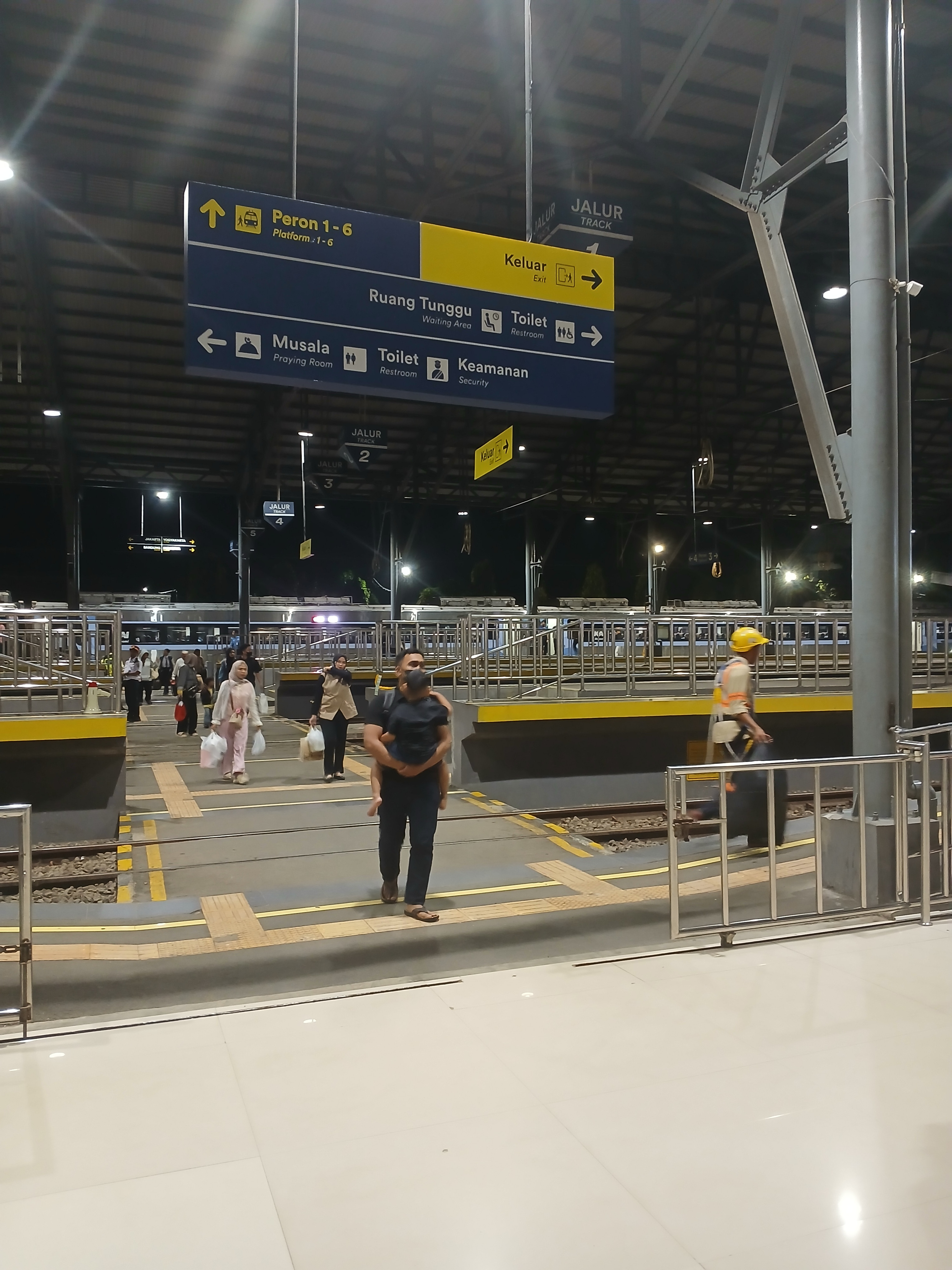 Ka senja slo di Indonesia - foto kereta api