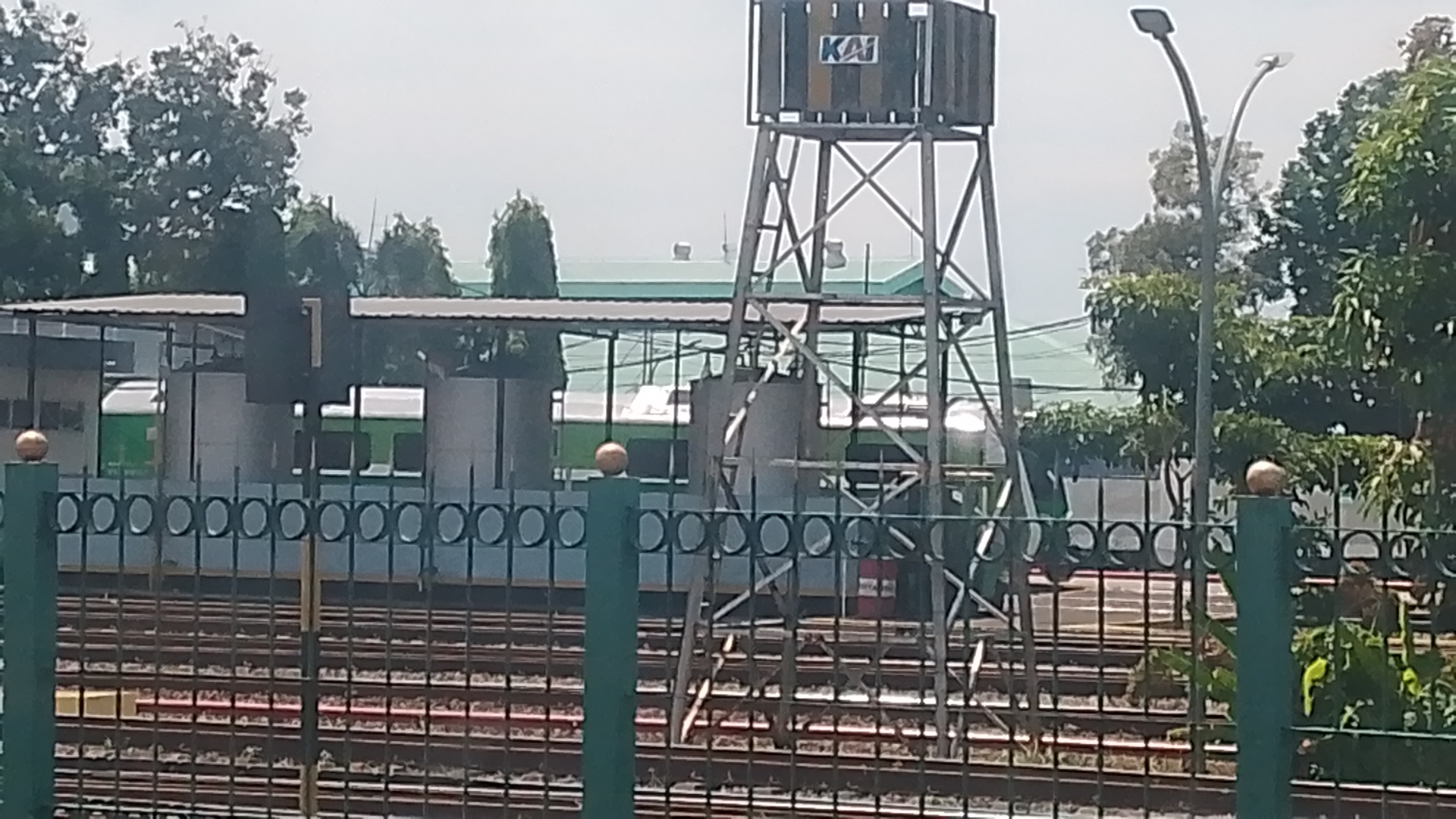 KAIS 3 di Stasiun Indonesia - foto kereta api terbaru