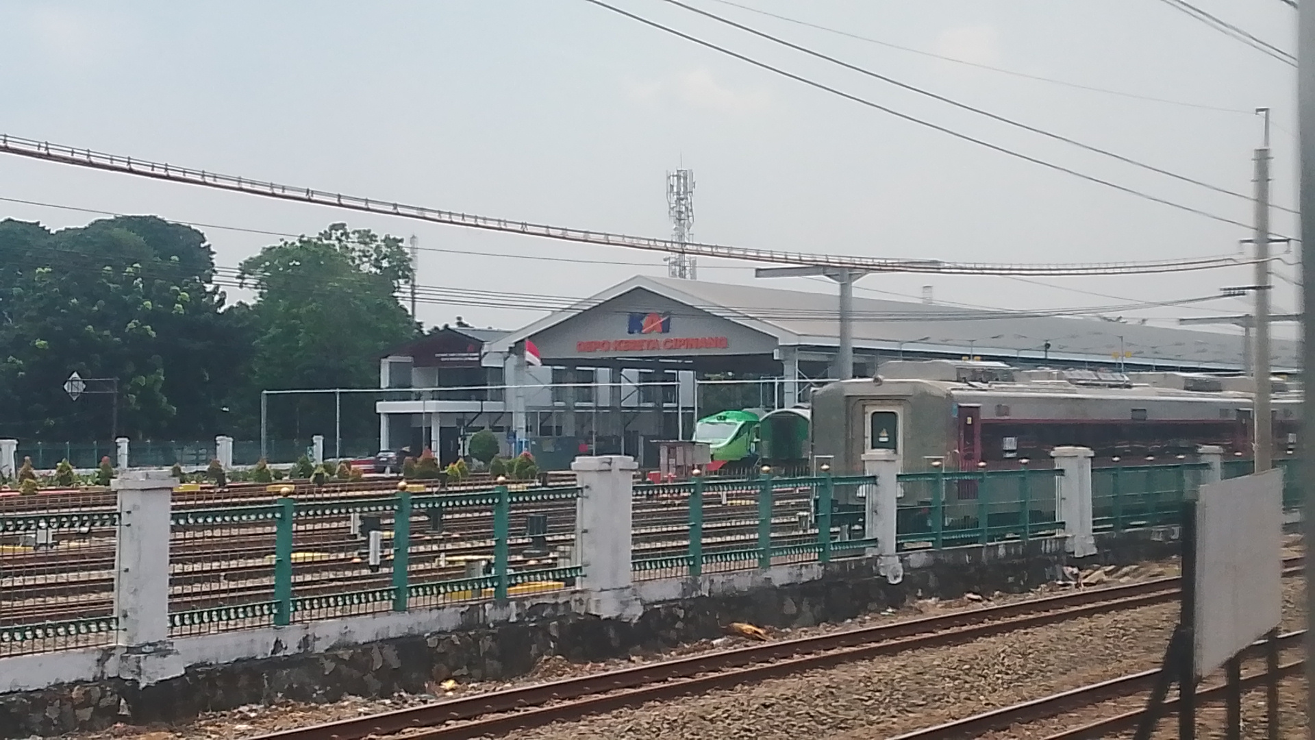KAIS 4 di Stasiun Indonesia - foto kereta api terbaru
