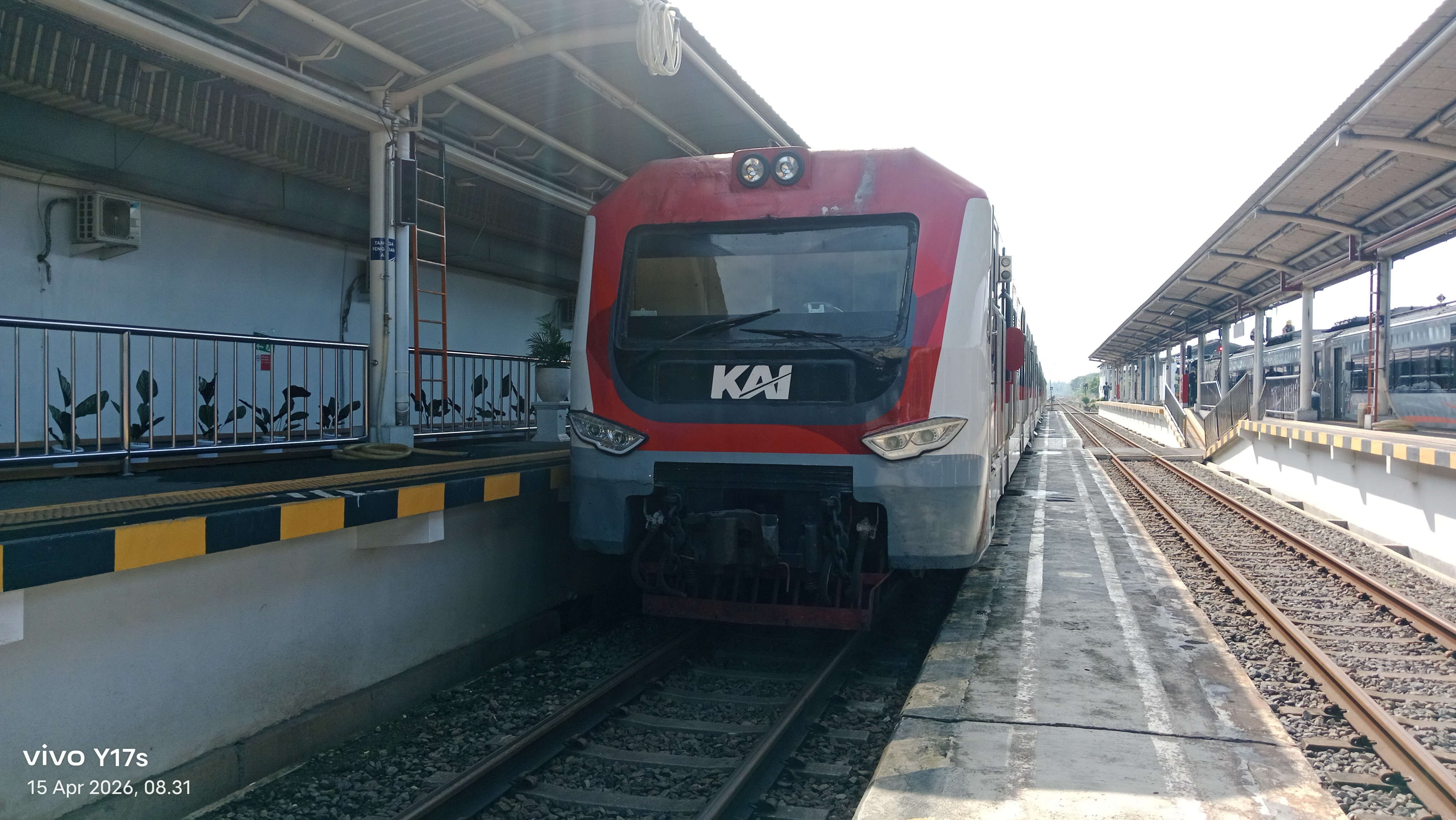 KCI Kutoarjo di Indonesia - foto kereta api