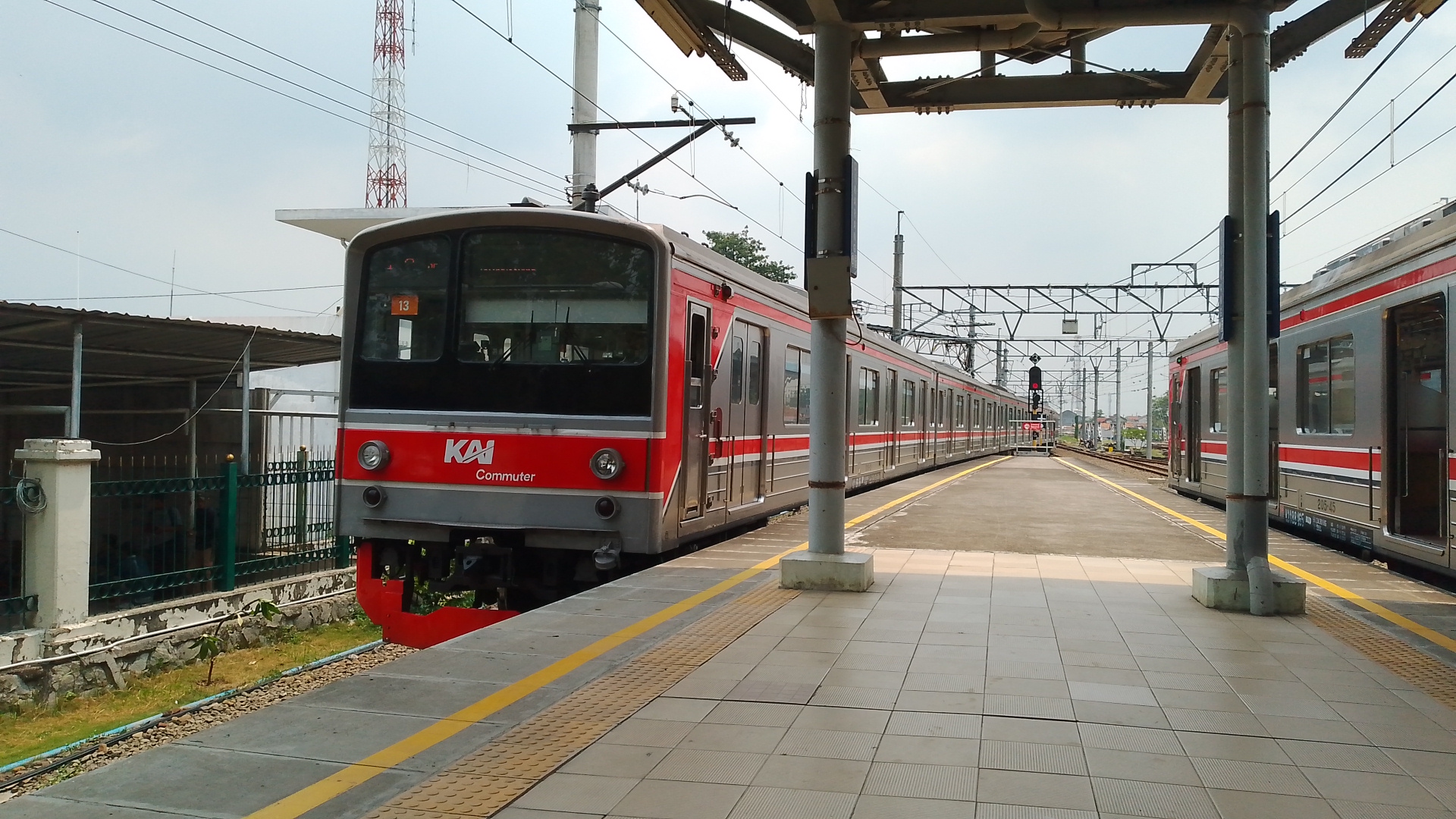 Krl di Stasiun Indonesia - foto kereta api terbaru