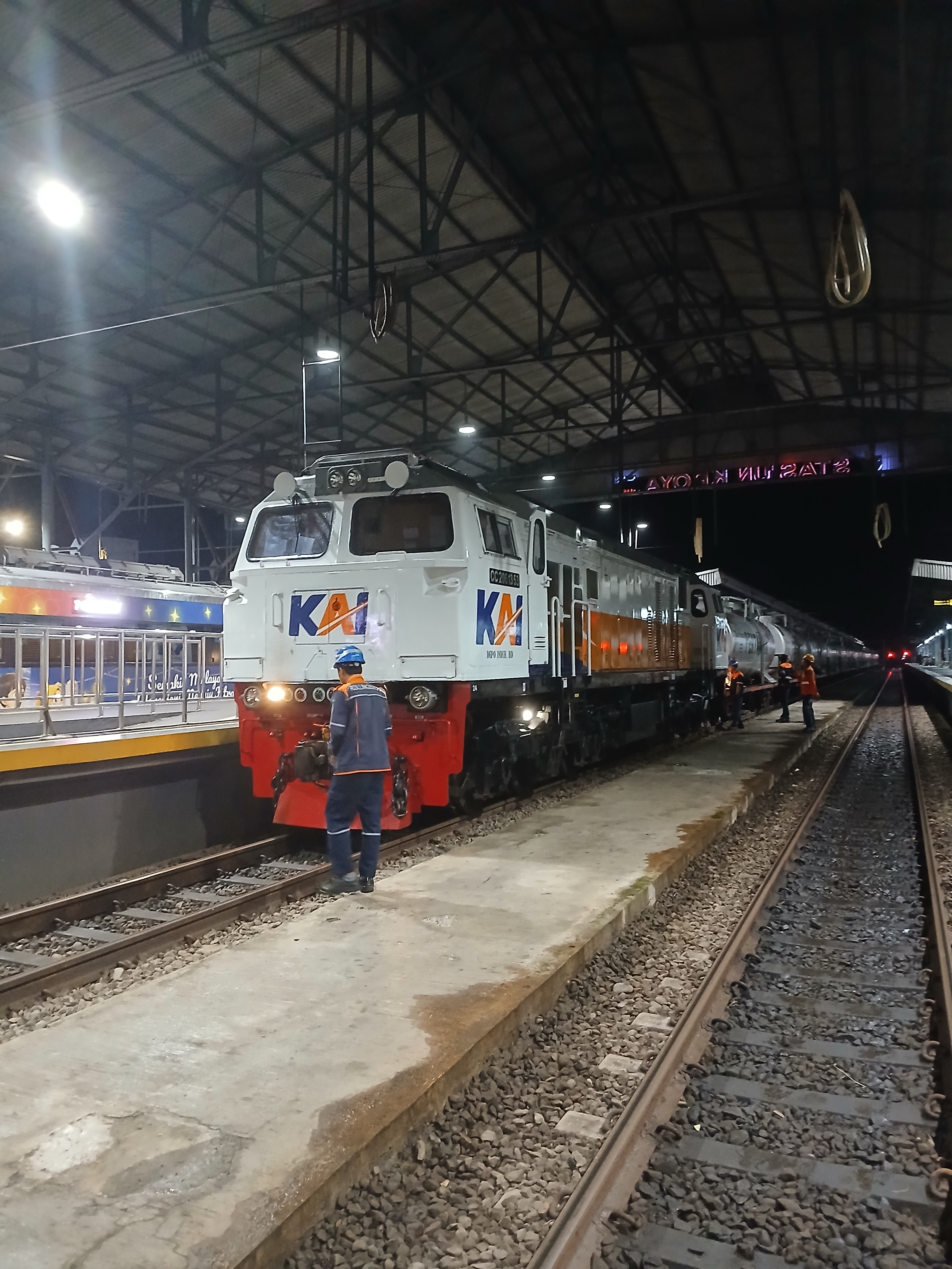 Foto Lok cc 206 13 53 - Kereta Lok Cc di Indonesia