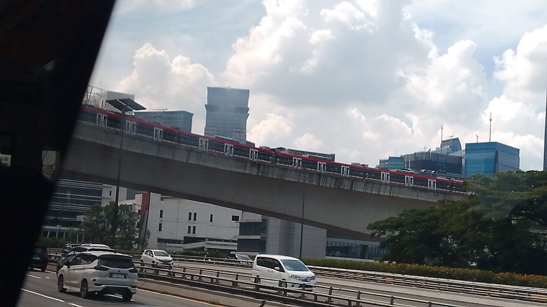 LRT JABODEBEK  di Indonesia - foto kereta api
