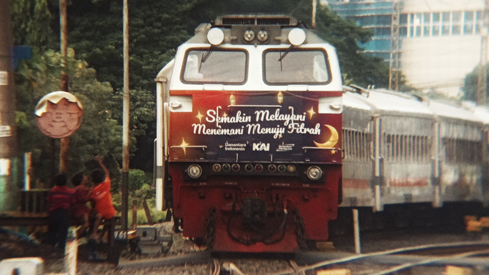 Foto Livery baru, wajah baru - Kereta Wajah Baru di Indonesia
