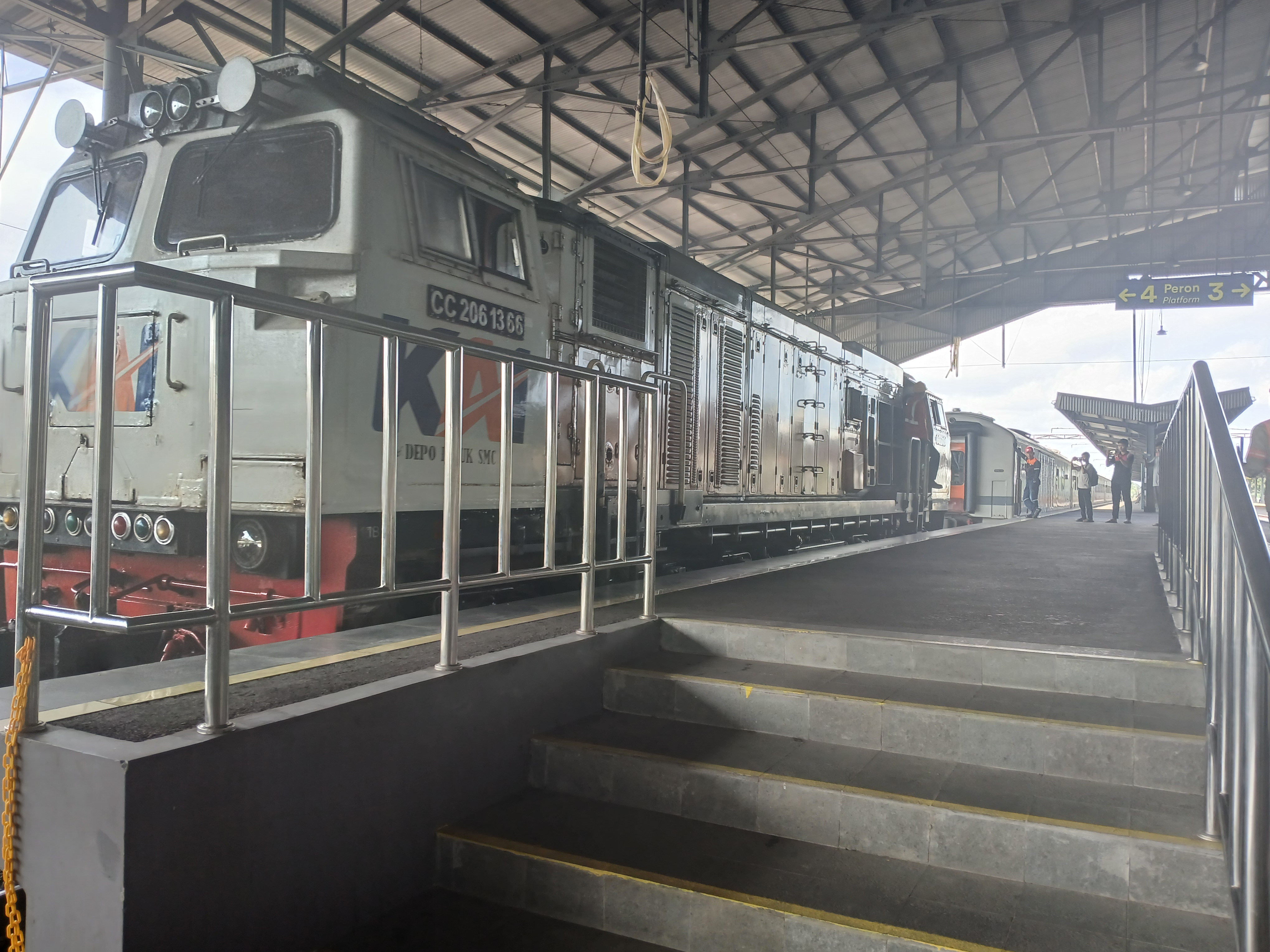 Proses langsir ka kamandaka di Indonesia - foto kereta api