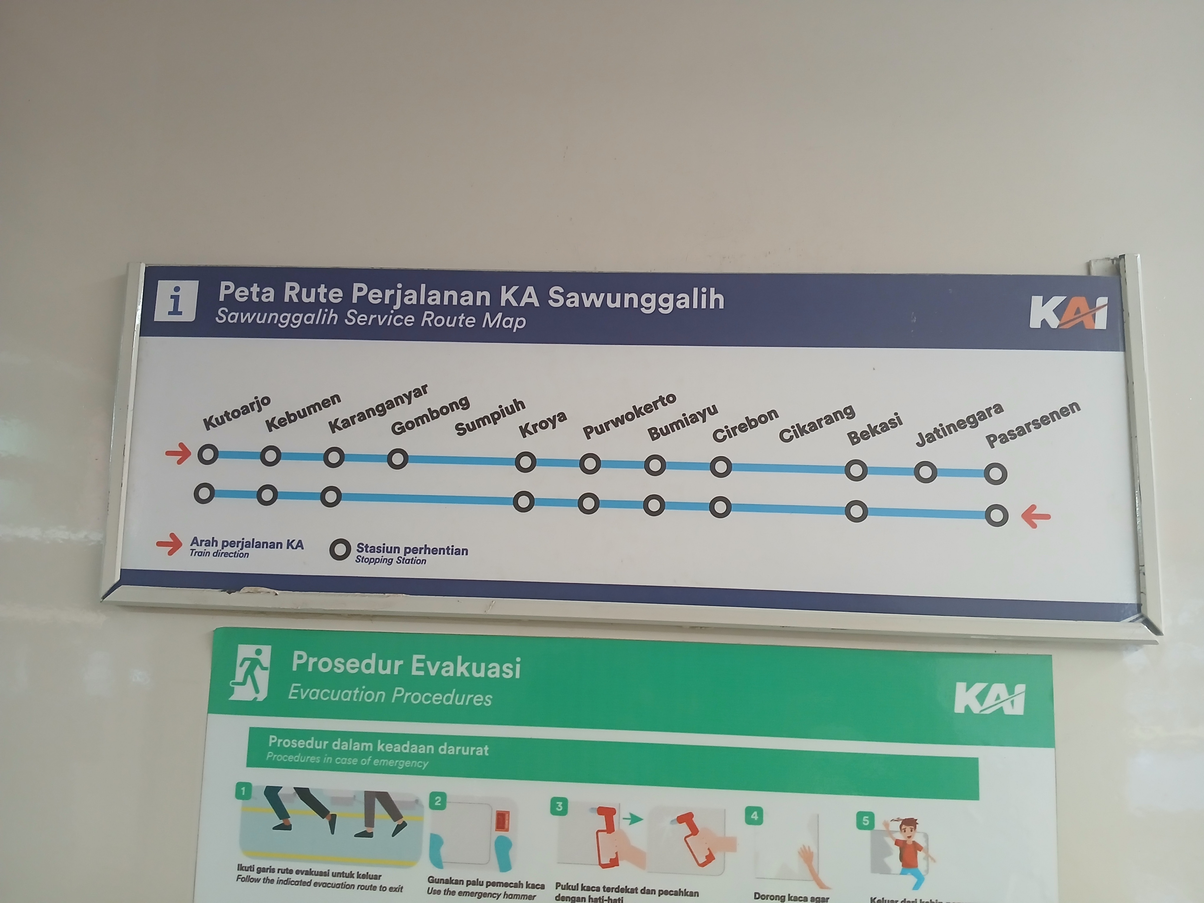 Rute pejalanan ka sawunggalih di Indonesia - foto kereta api
