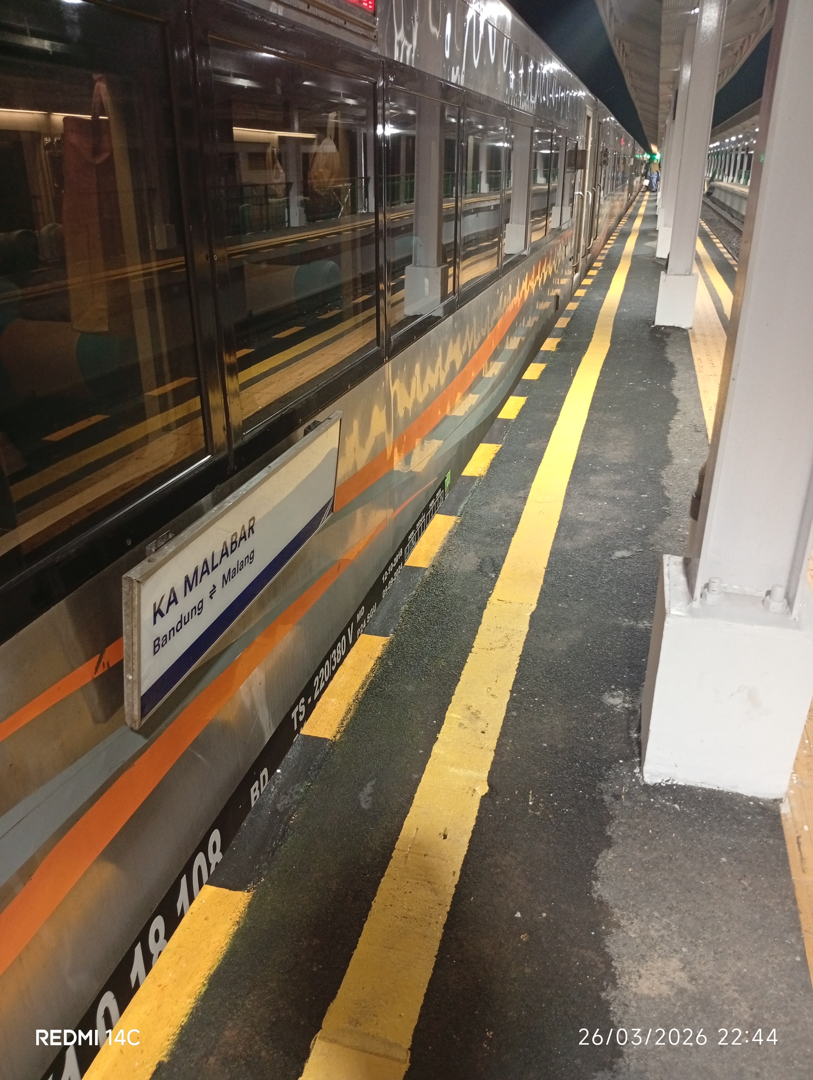 Foto Sekilas info / poin ka Malabar relasi malang - bandung bandung - malang - Kereta Ka Malabar di Indonesia