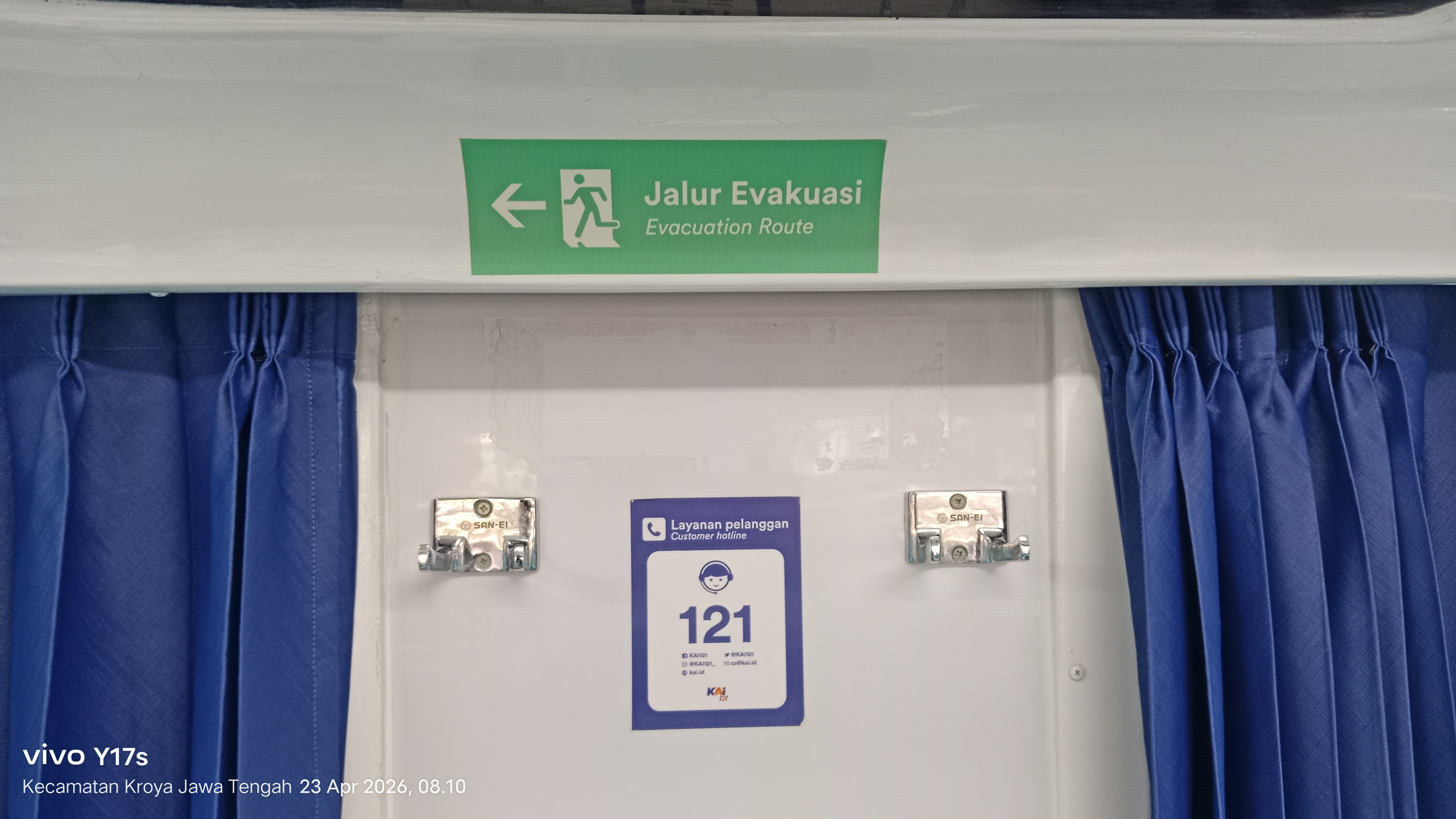 Stiker Call Center 121 di Kereta api Yogyakarta - Gambir PP