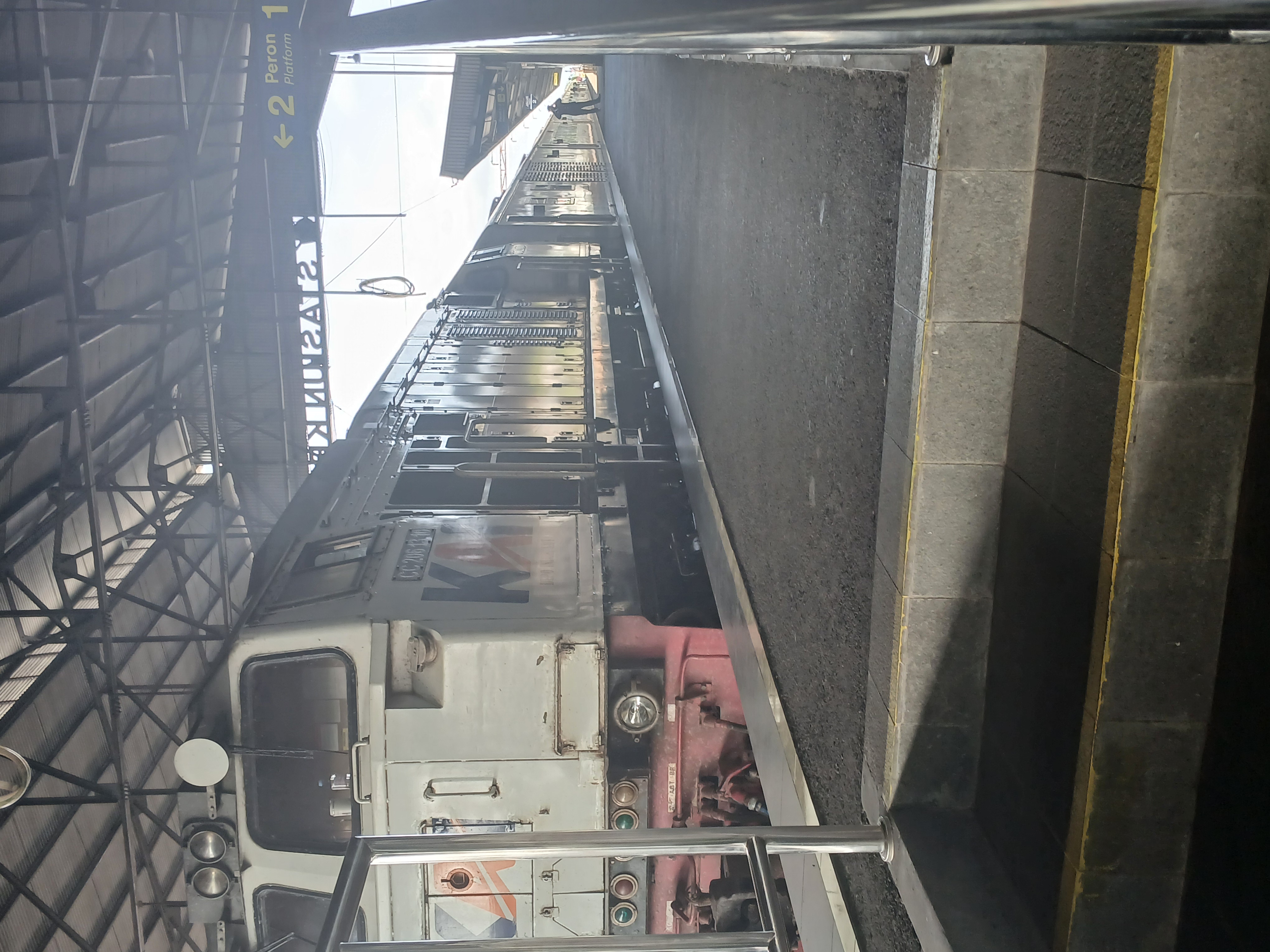 CC 206 13 10 di Indonesia - foto kereta api