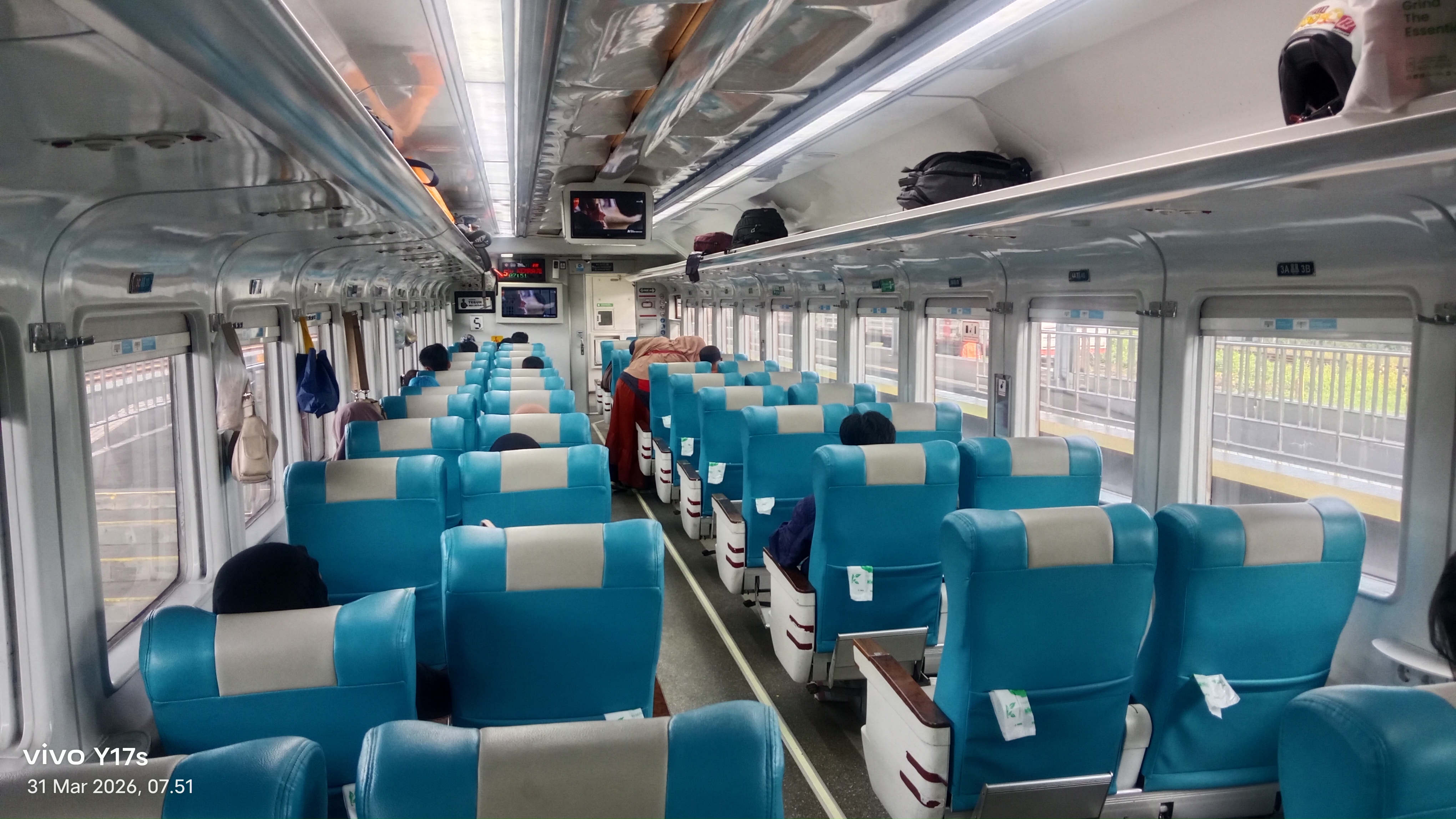 PM 63 Tahun 2019: Kenapa Naik Kereta Sekarang Lebih Nyaman dan Aman?