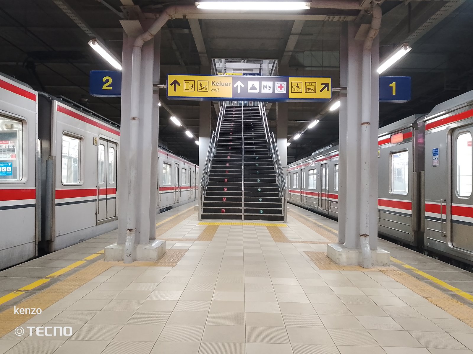 Foto 6022 & 205-73 - Kereta 205 di Indonesia