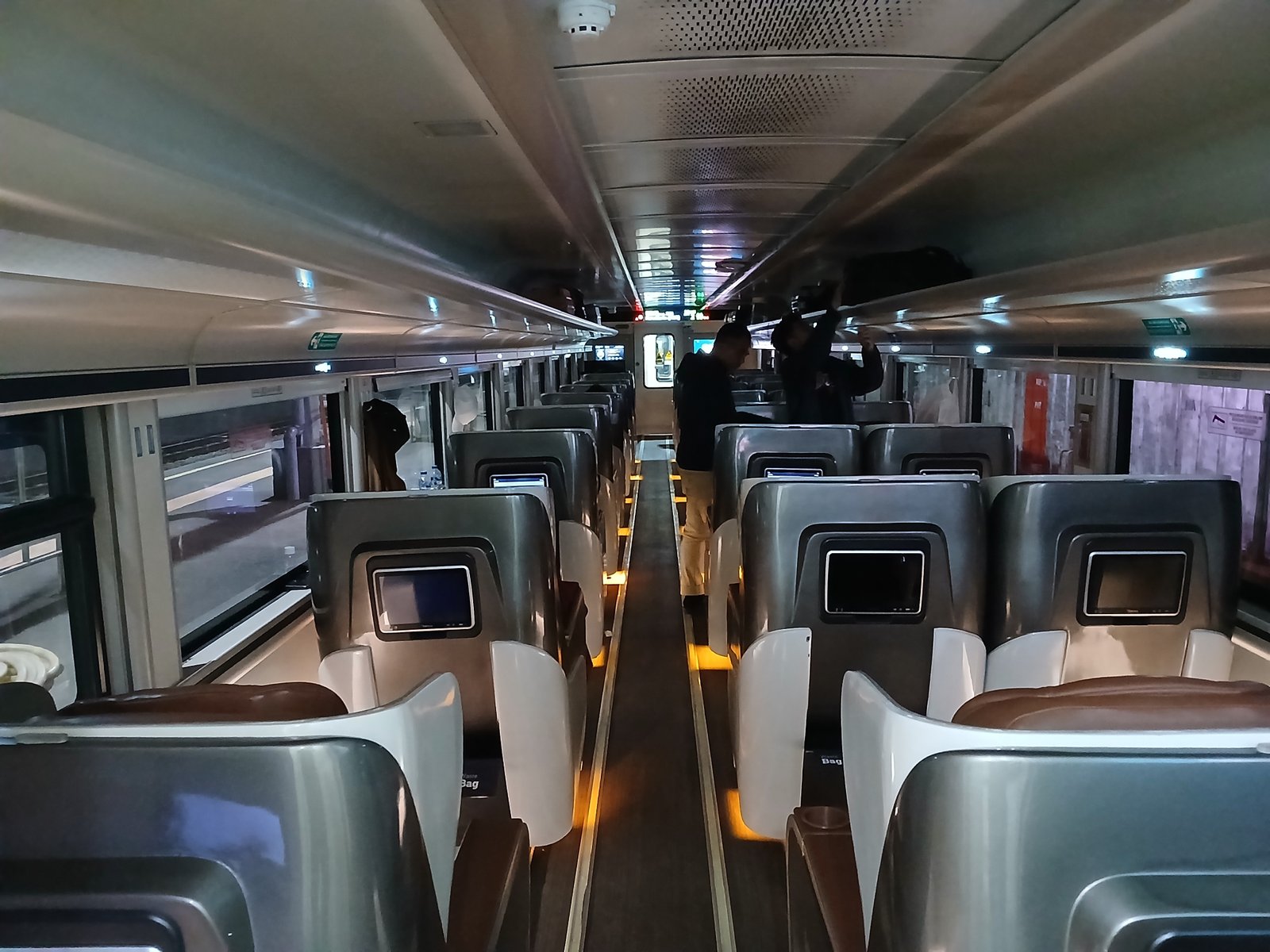 Foto Asyiknya naik kerta luxury di Indonesia