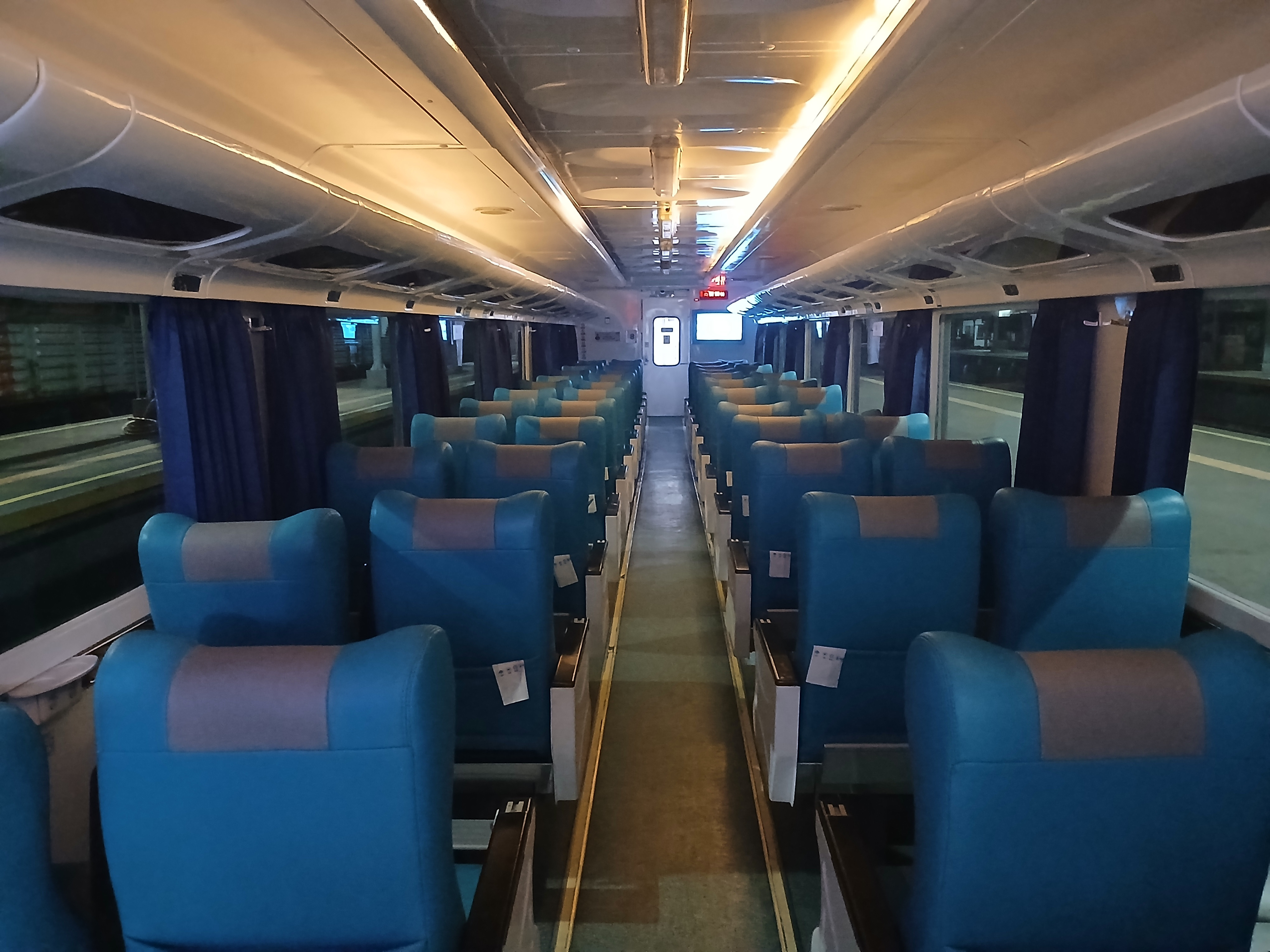 Ayo naik kereta 