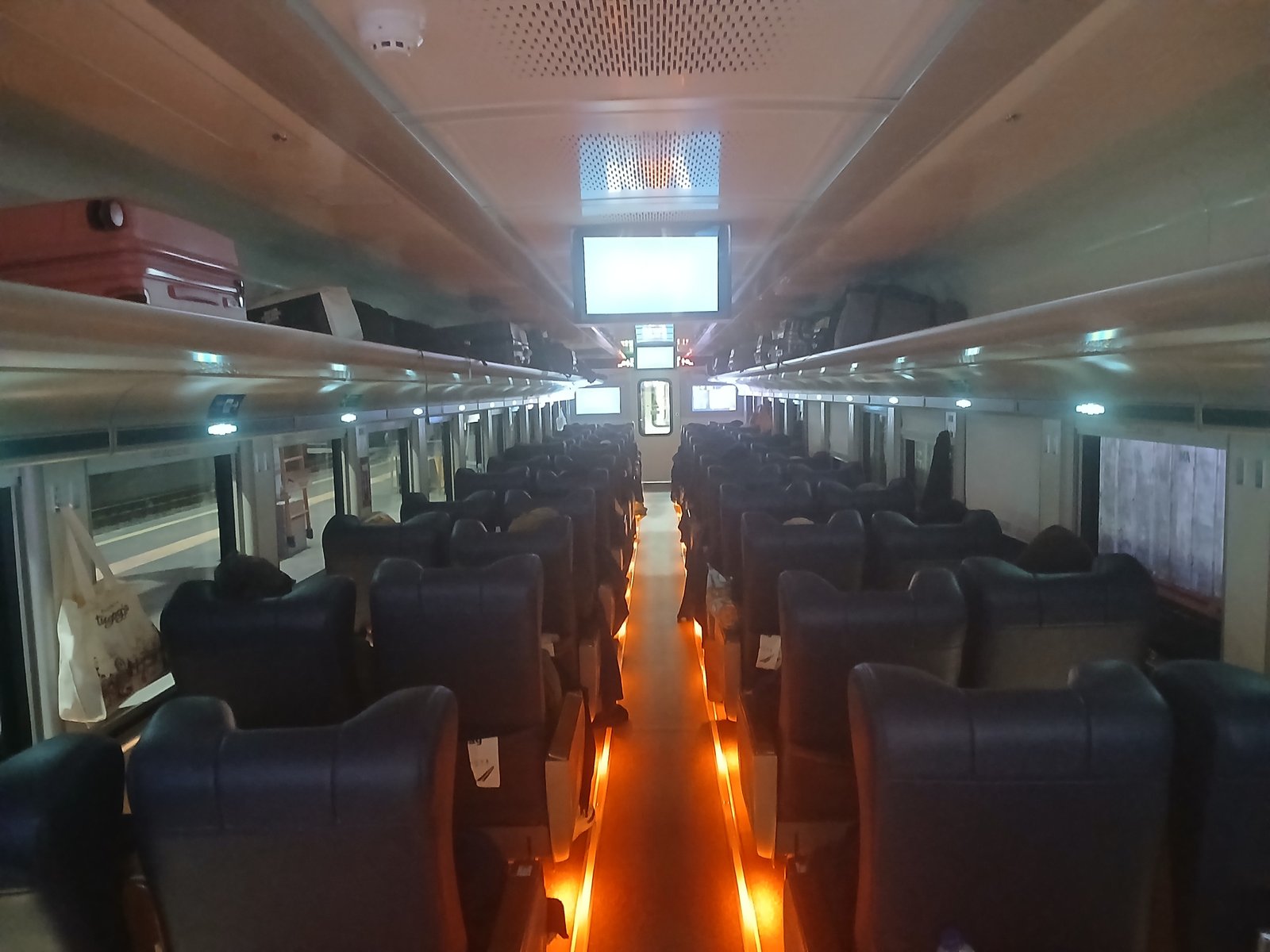 Begitu nyamannya kereta api saat ini