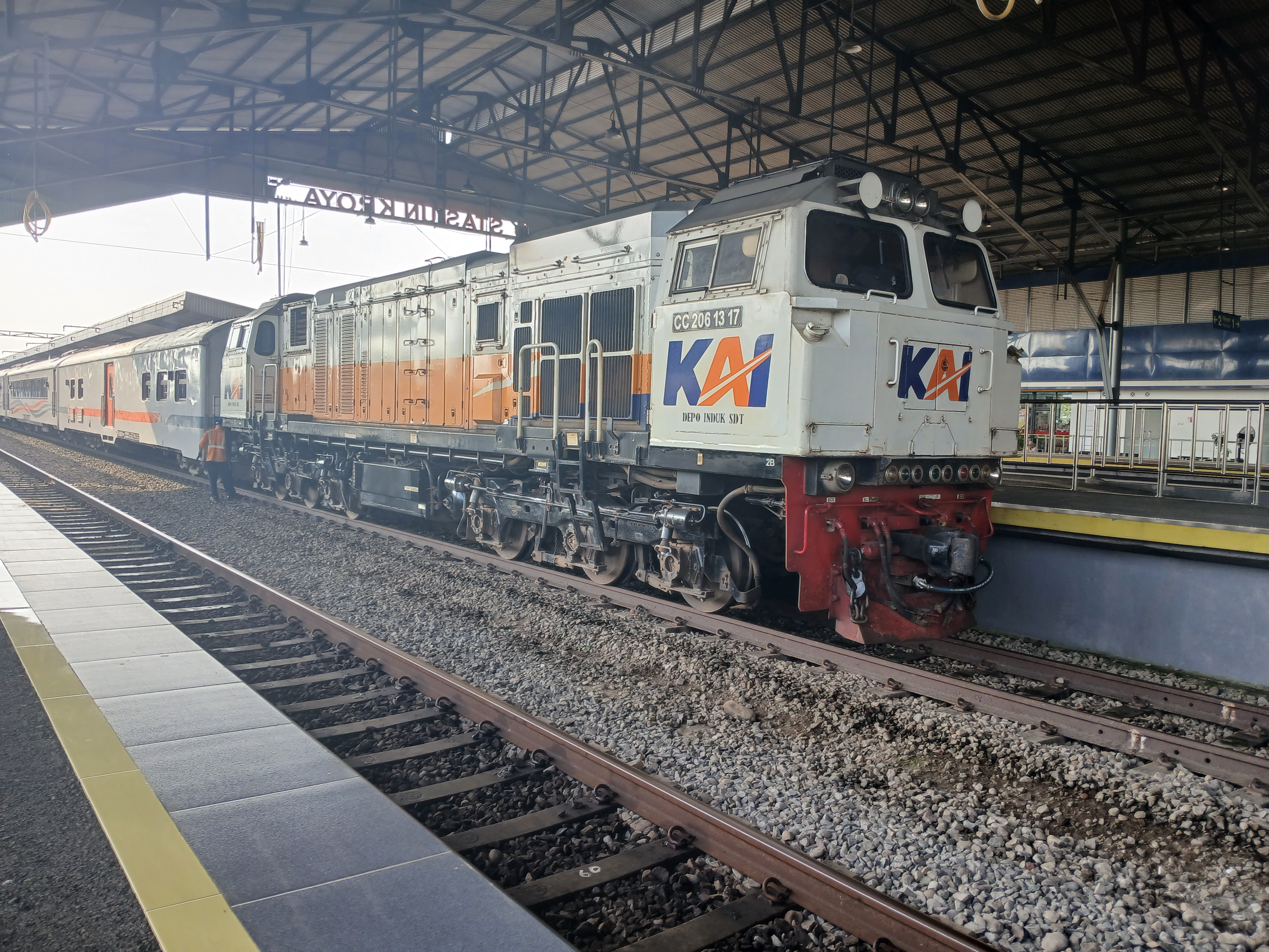 Foto Cc 206 13 17 di Indonesia