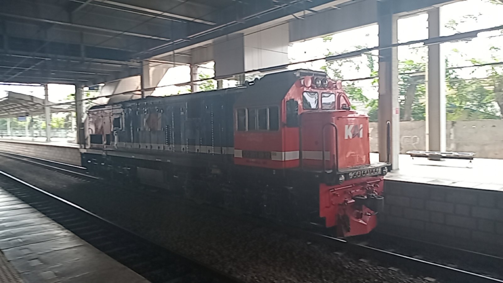 Foto CC201 89 12  di Indonesia