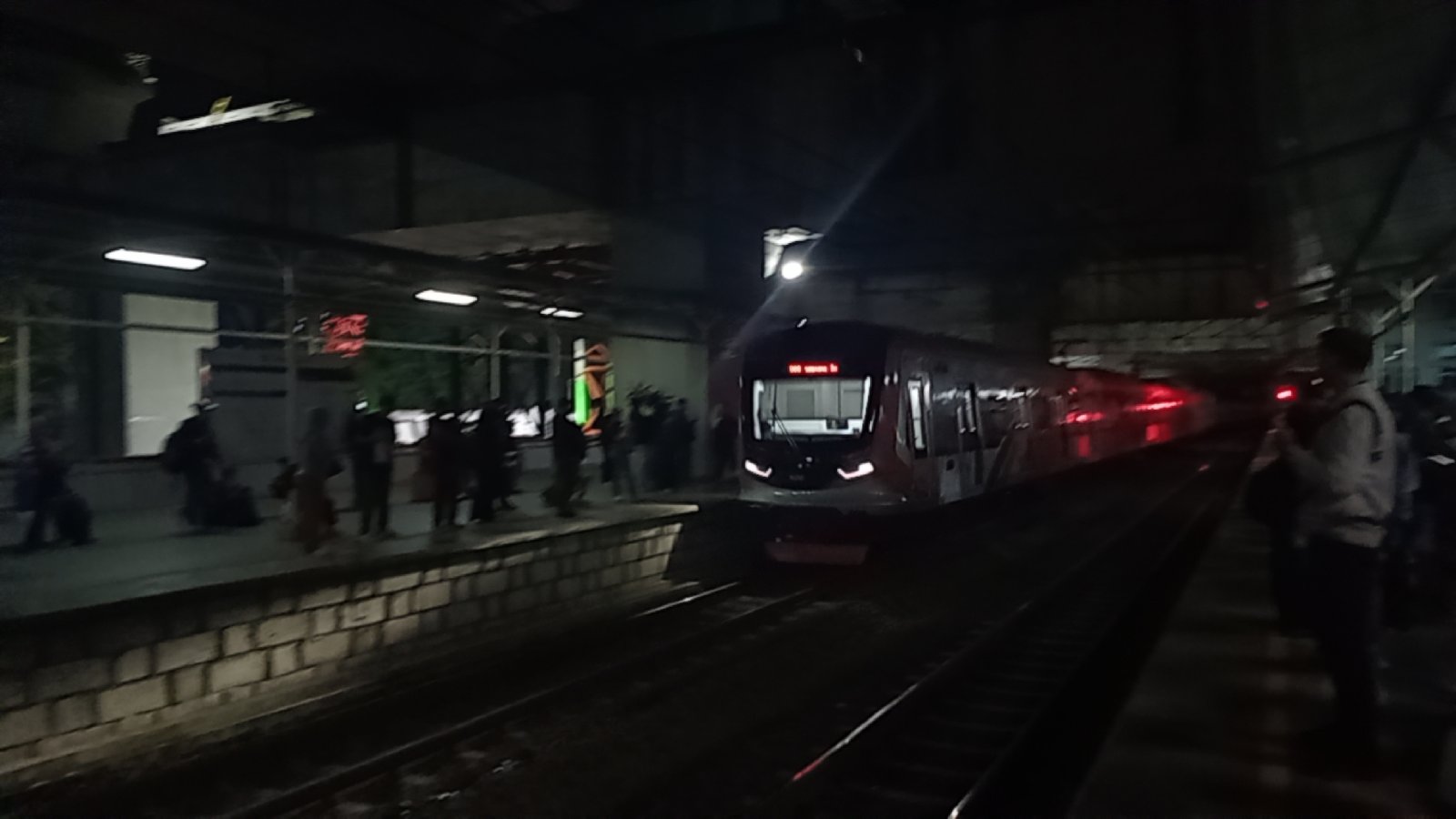 Foto Crrc mode malam di Indonesia