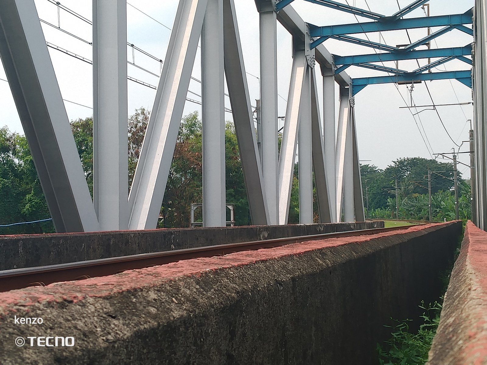 Hunting di jembatan 