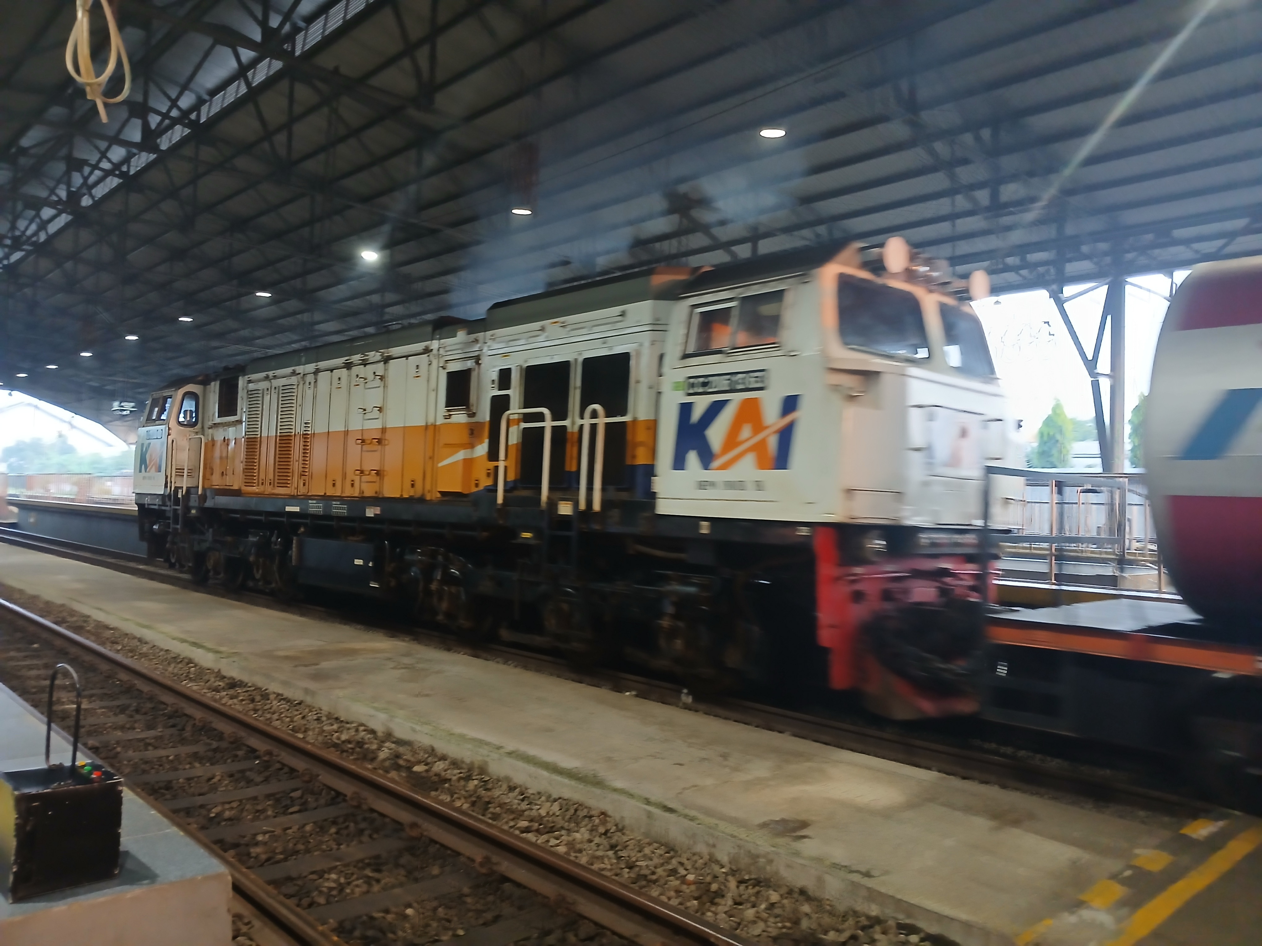 Foto Ka ketel siap berangkat di Indonesia