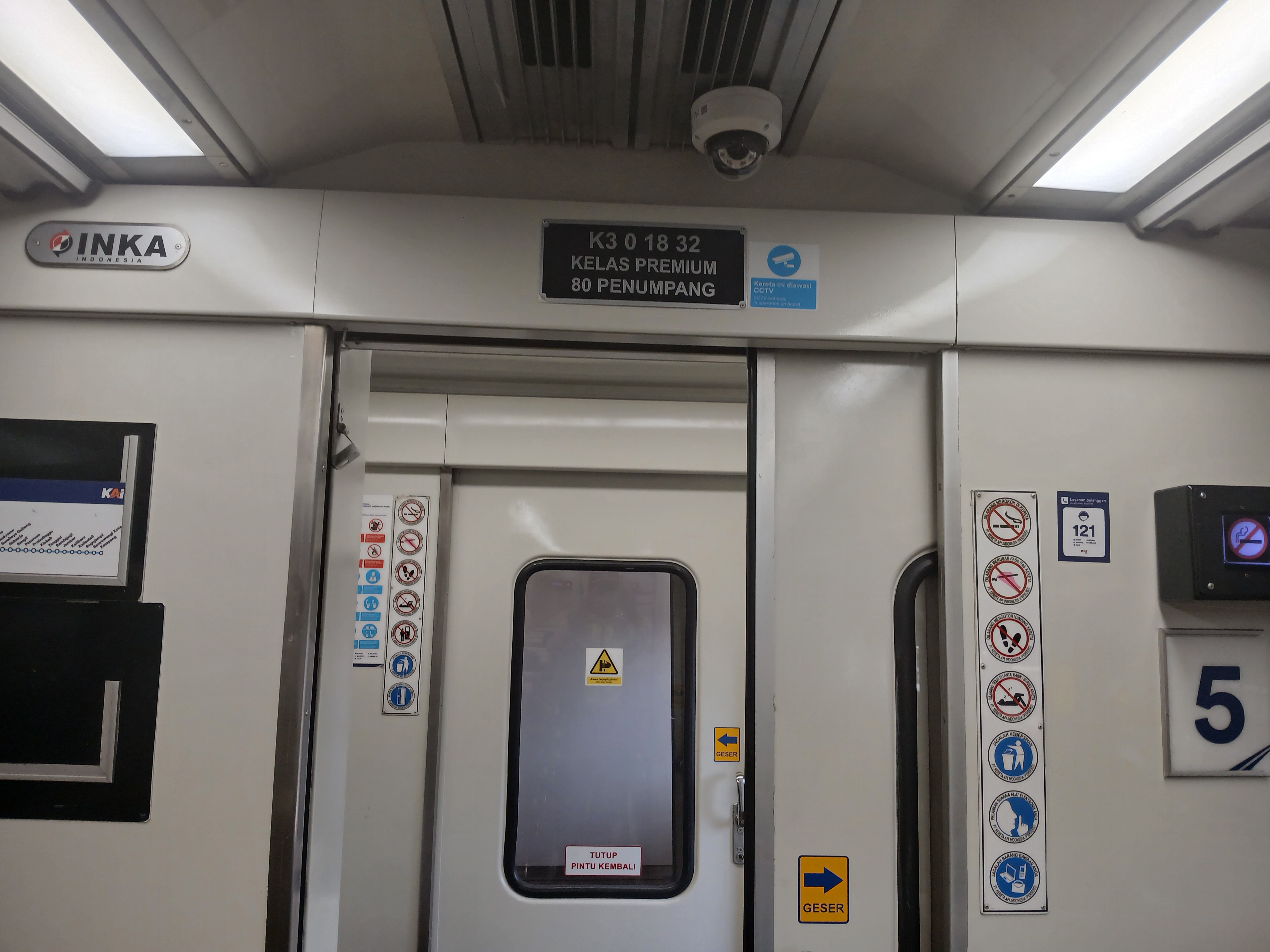 Foto Kapasitas kereta ekonomi stainlees steel generasi pertama di Indonesia
