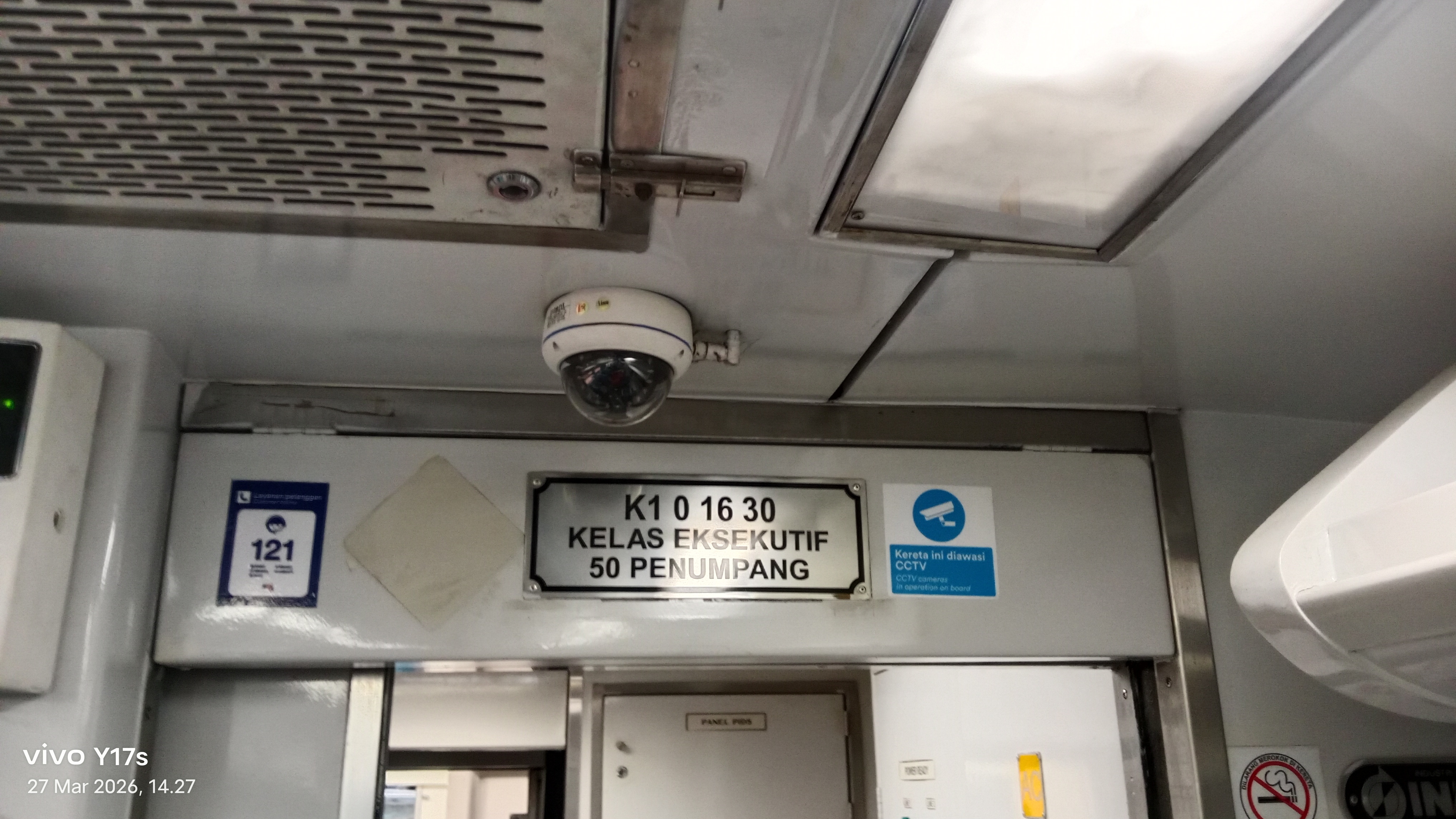 Kapasitas Tempat Duduk KA Purwojaya Cilacap - Gambir PP di Stasiun Indonesia - foto kereta api terbaru