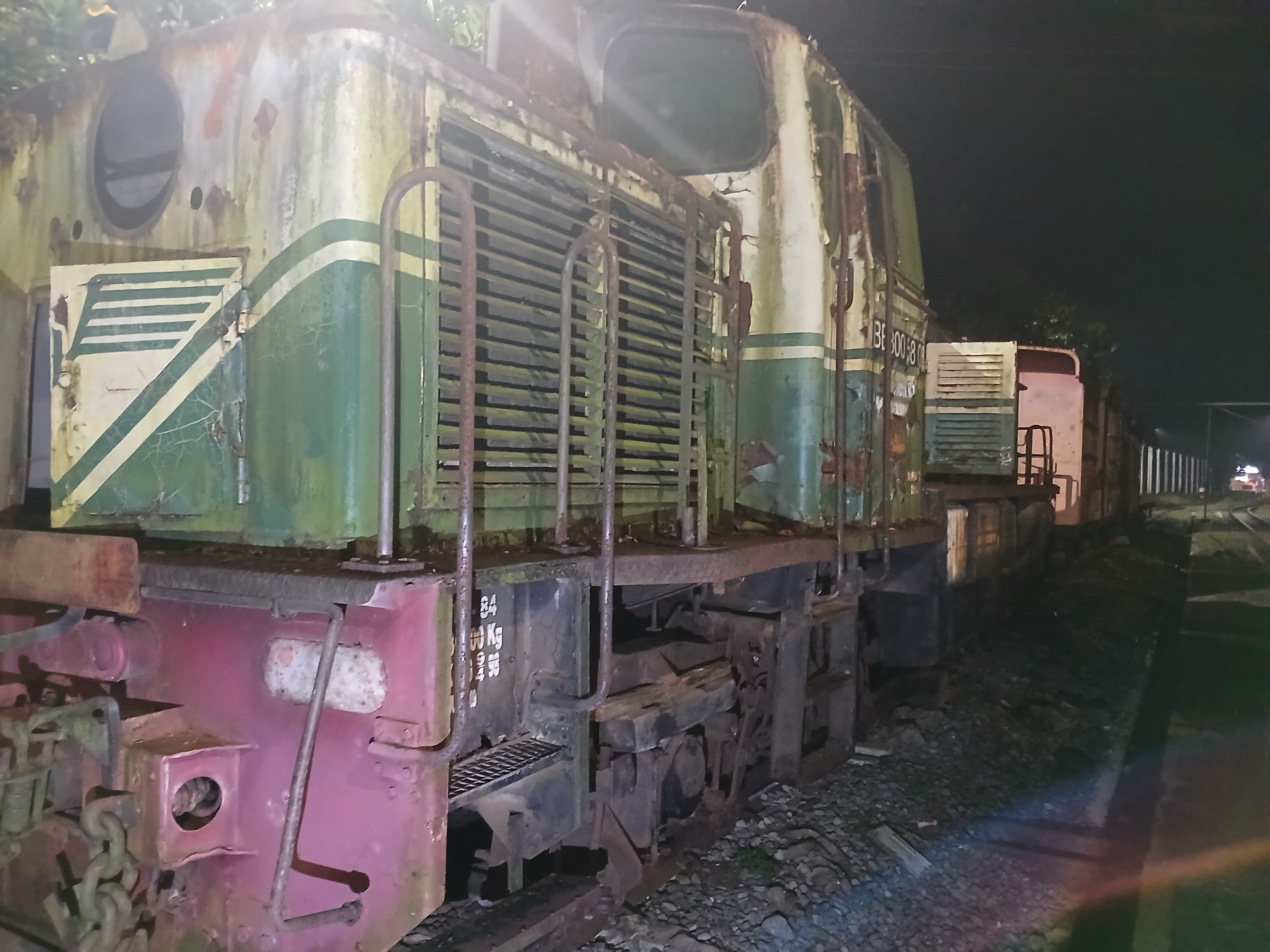 Lokomotif seri bb di Indonesia - foto kereta api