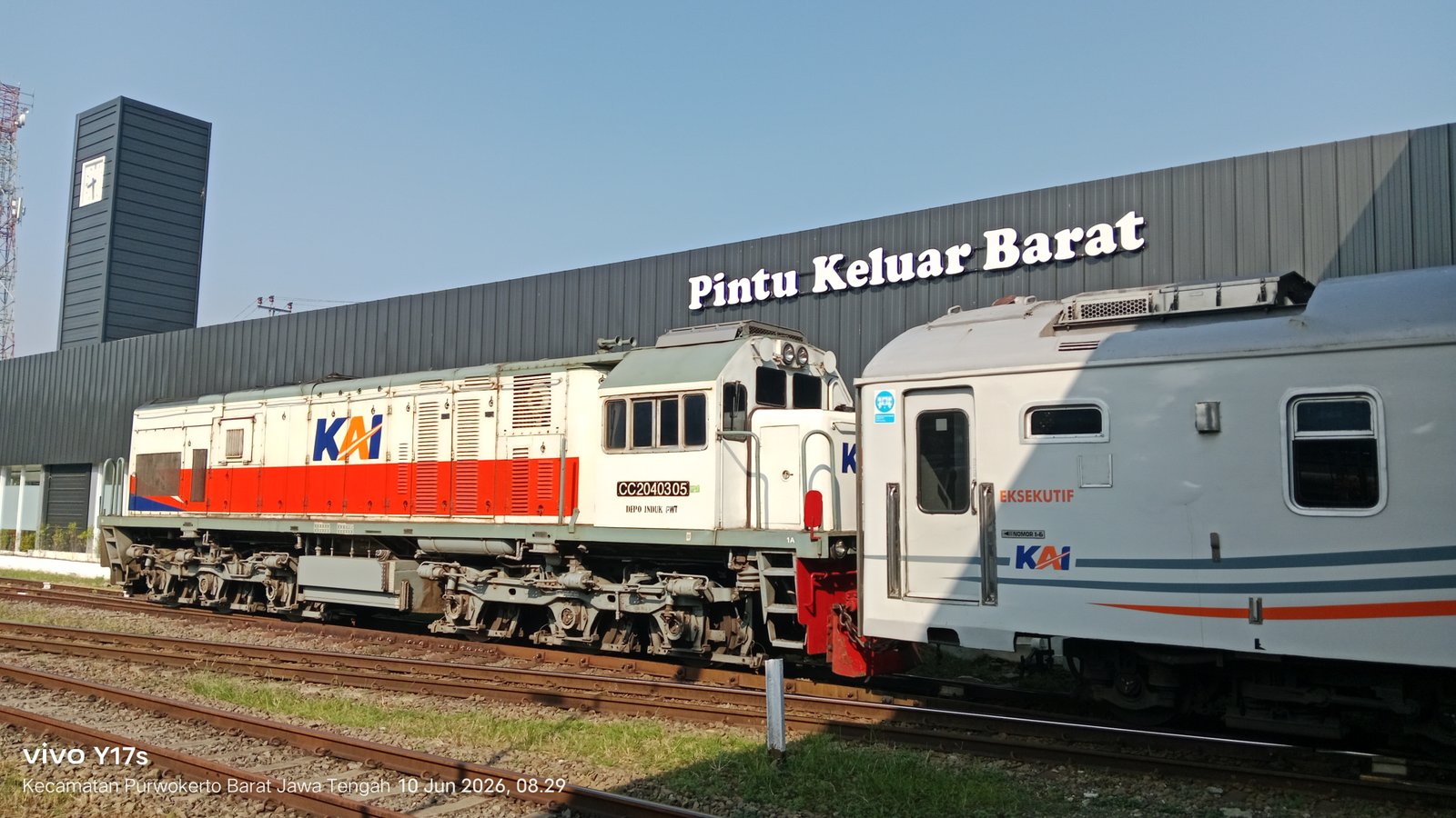 Pantau Posisi Kereta Api: Lokomotif CC204 03 05 di Jalur Purwokerto