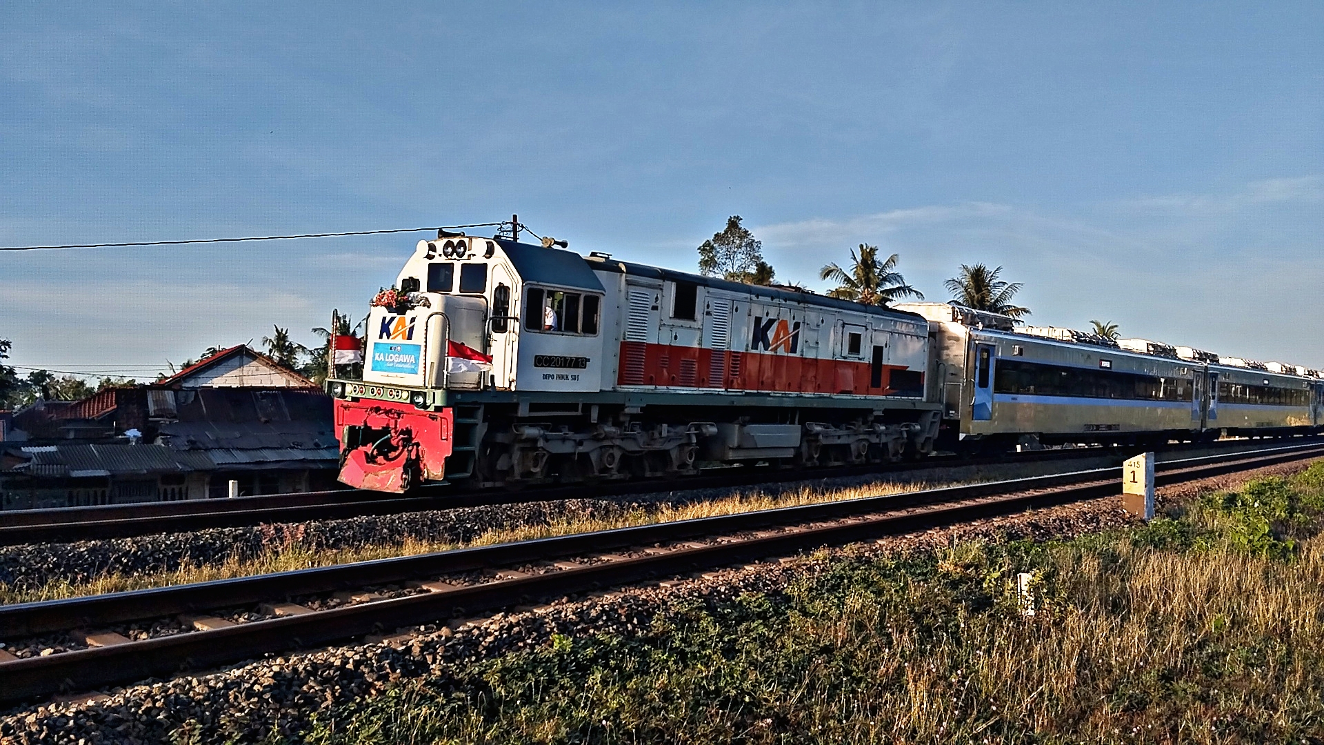 Ka Logawa NG SS di Indonesia - foto kereta api dan lokomotif