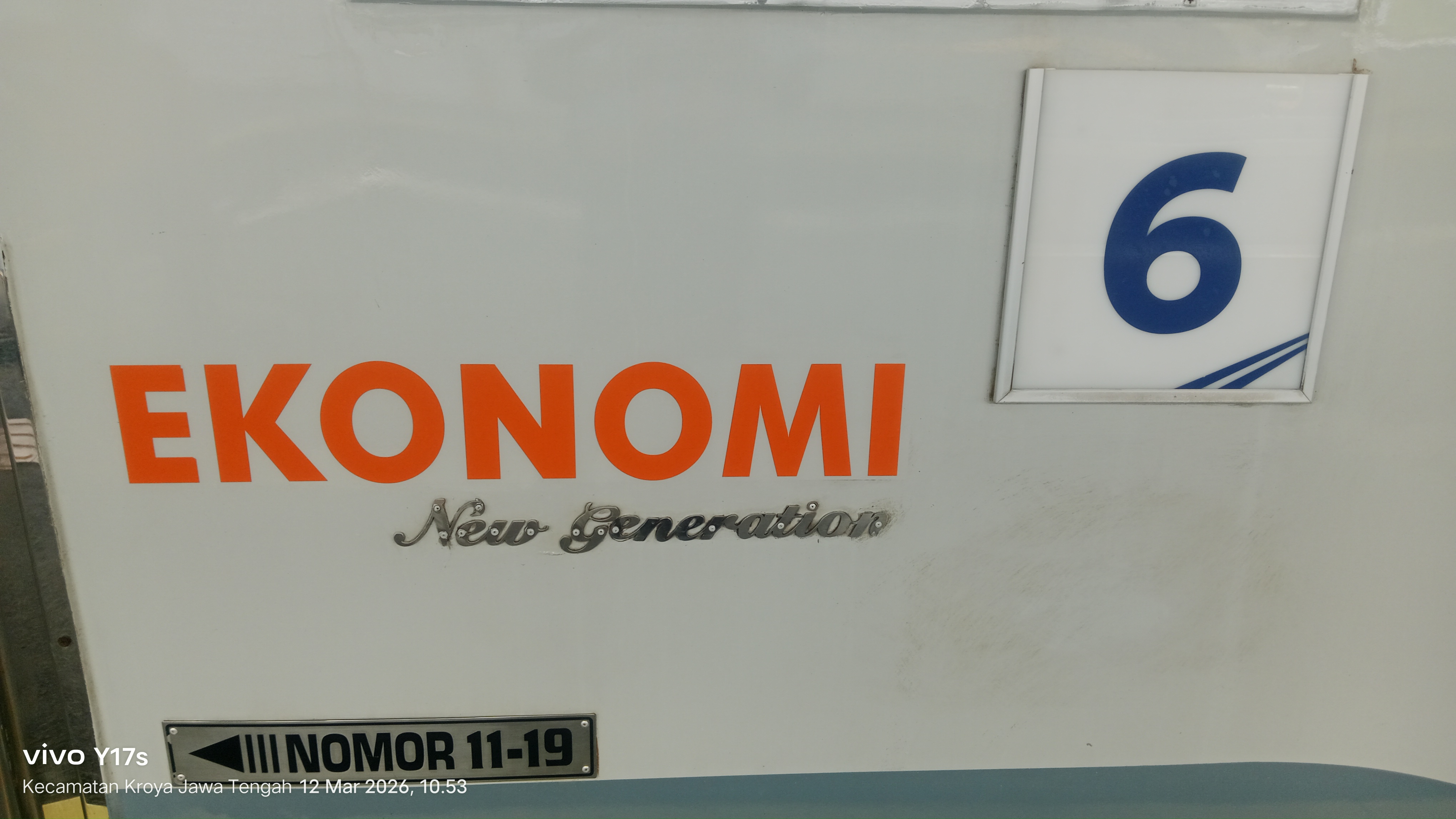 Class Ekonomi New Generation di Indonesia - foto kereta api dan lokomotif