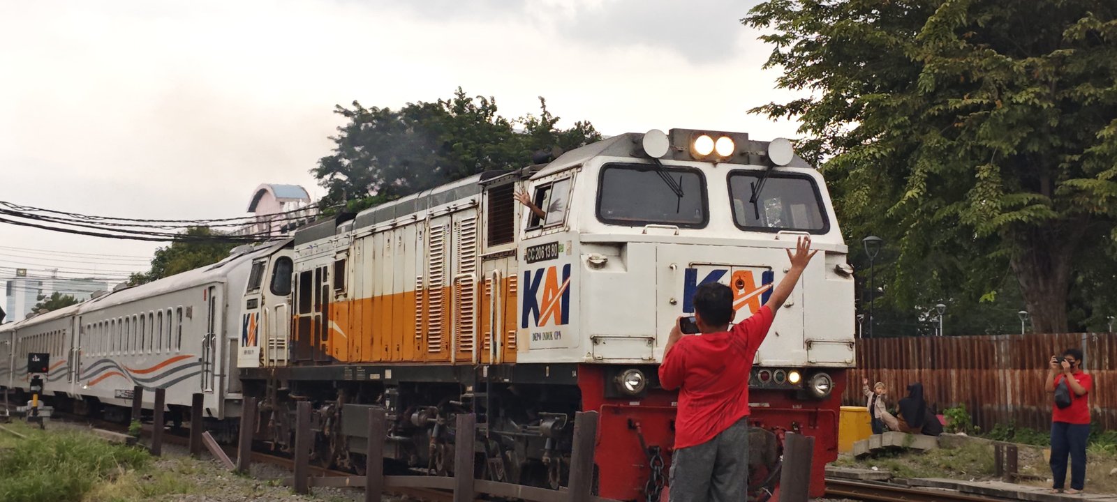 Foto Hunt itu menyenangkan kan? - Kereta Menyenangkan di Indonesia