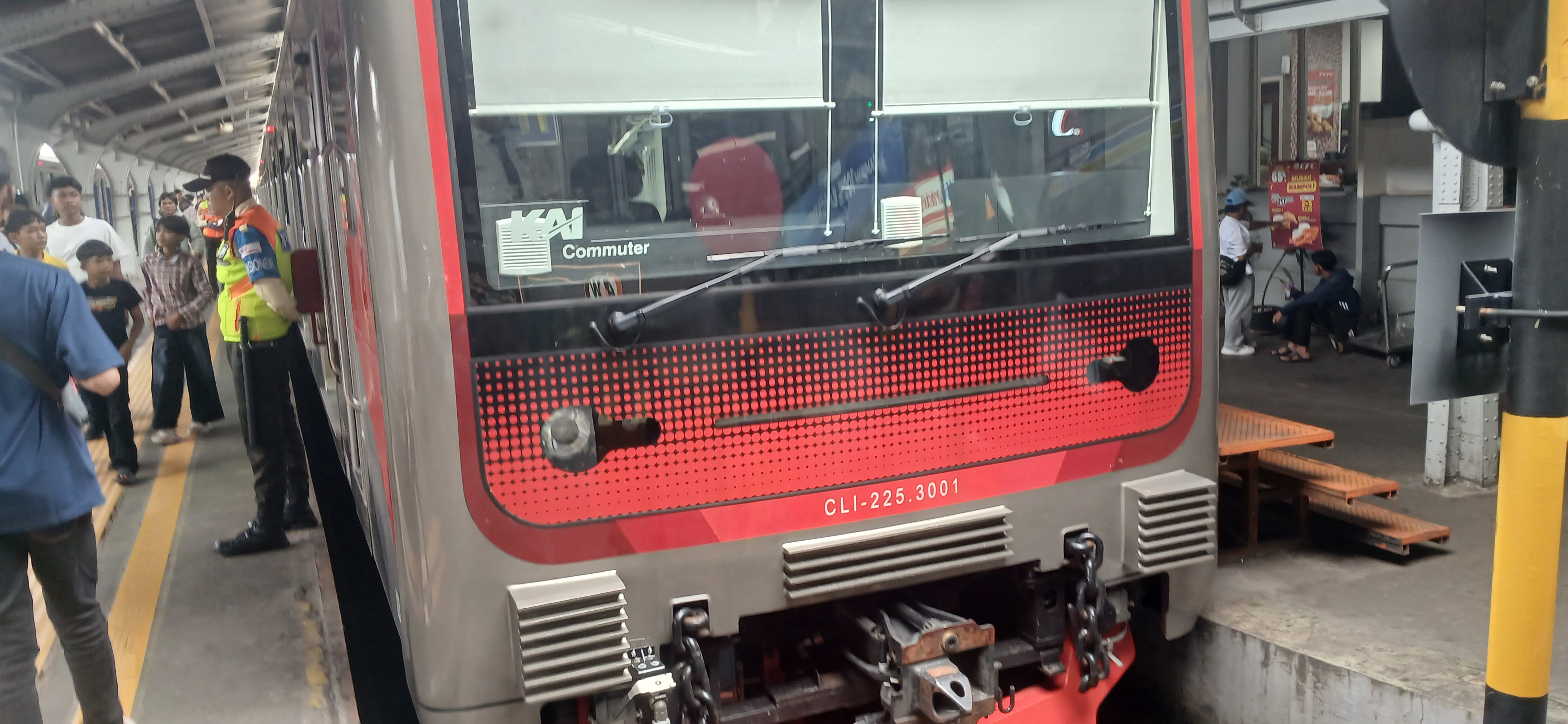 Krl inka ts3 di Indonesia - foto kereta api dan lokomotif