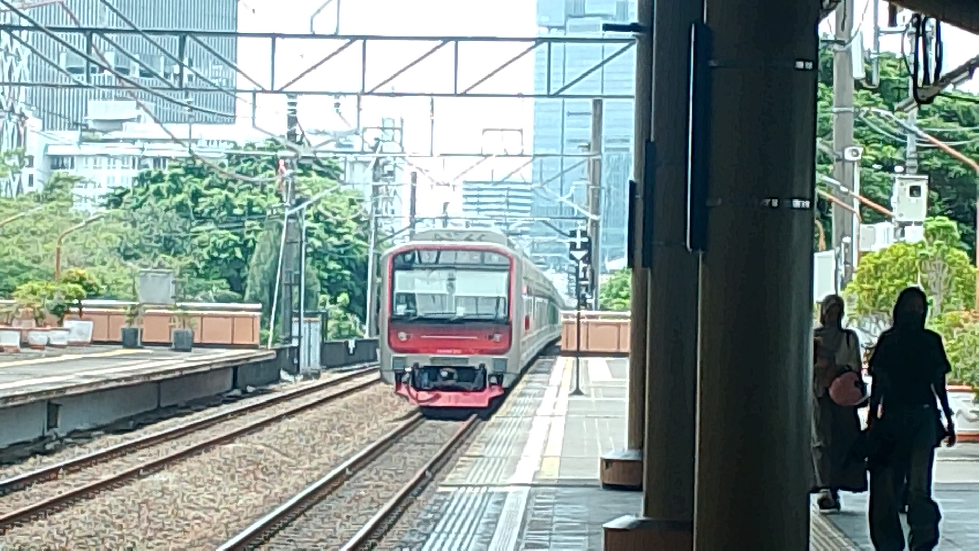 inka di Indonesia - foto kereta api dan lokomotif