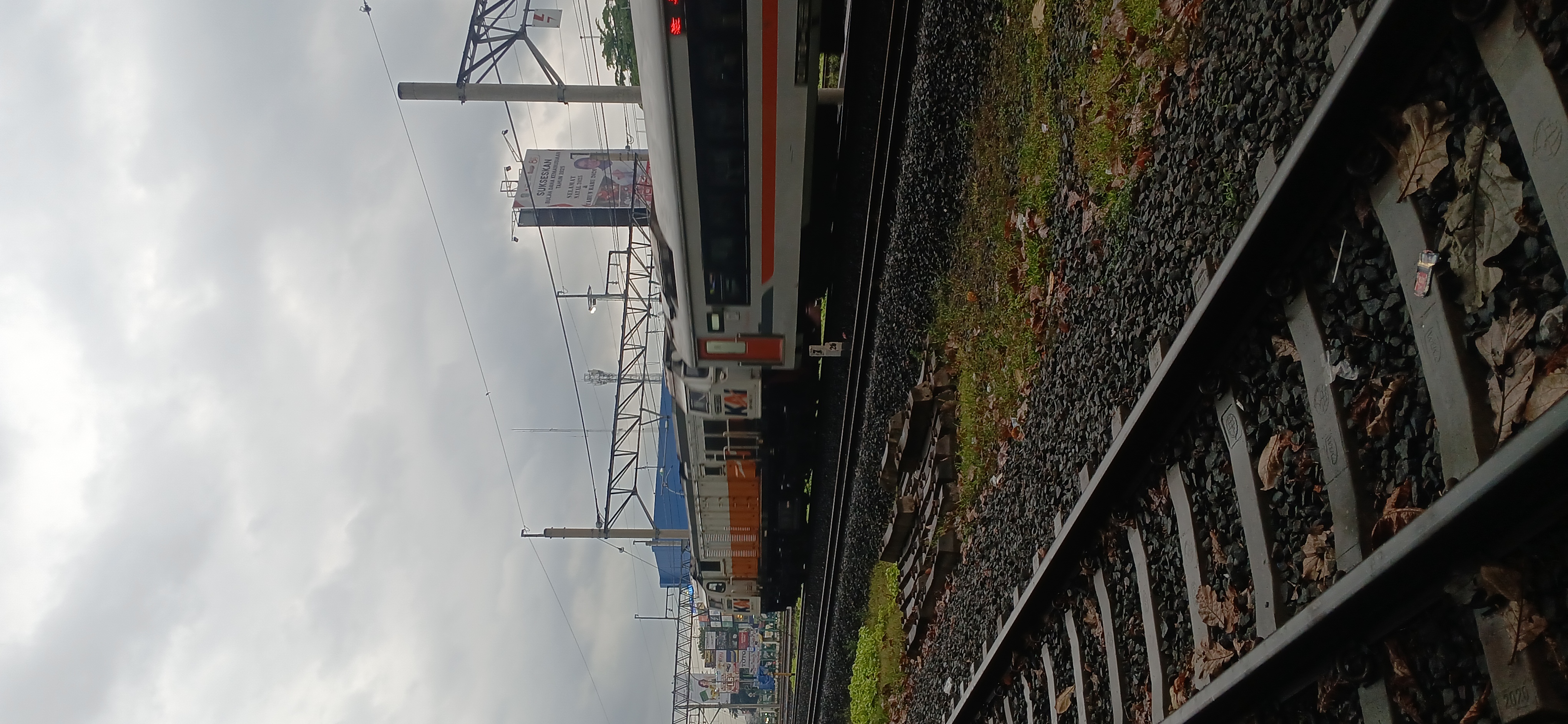 Bingung mau kasih judul apa di Indonesia - foto kereta api dan lokomotif