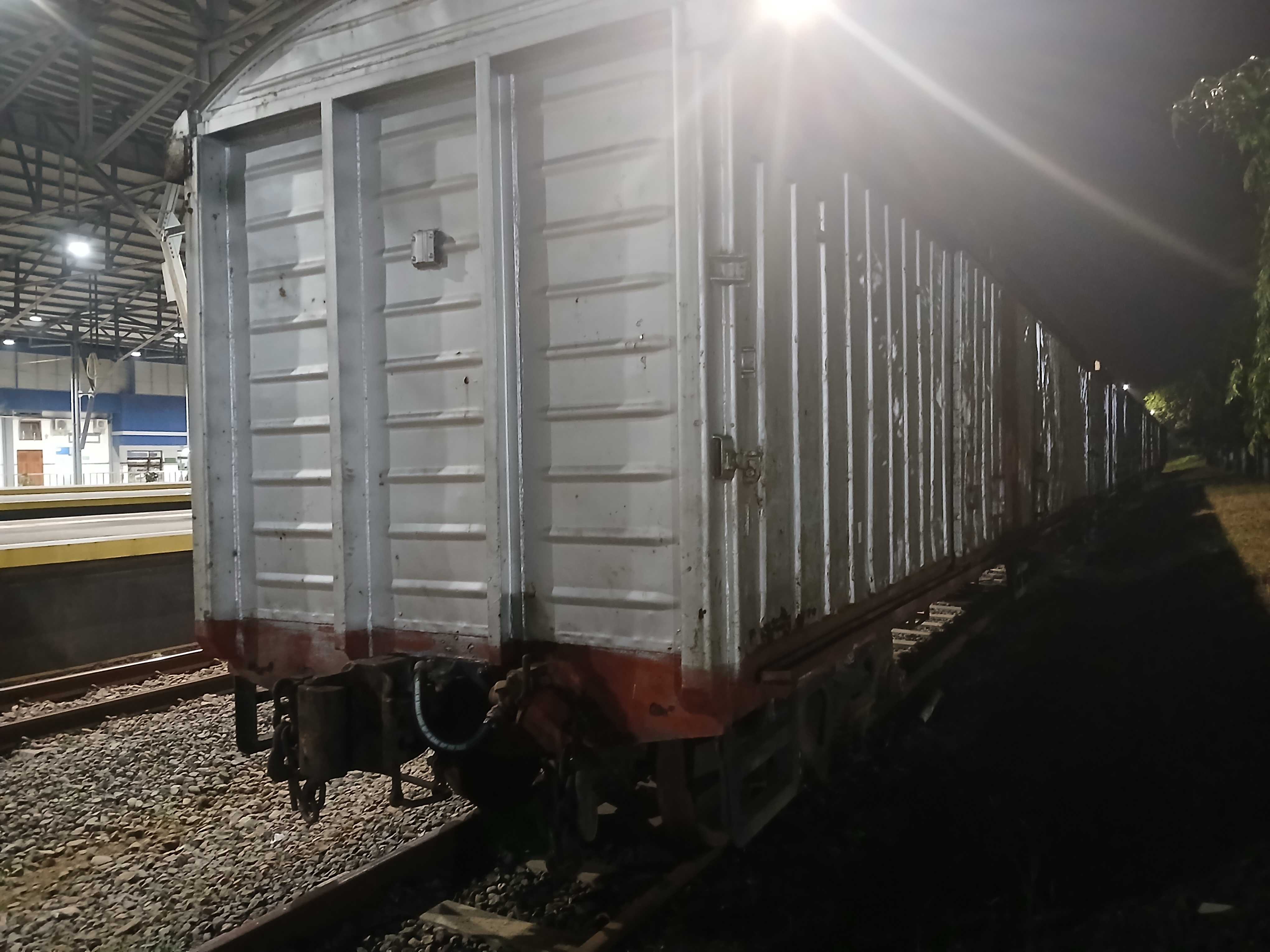 Ka pupuk di Indonesia - foto kereta api dan lokomotif