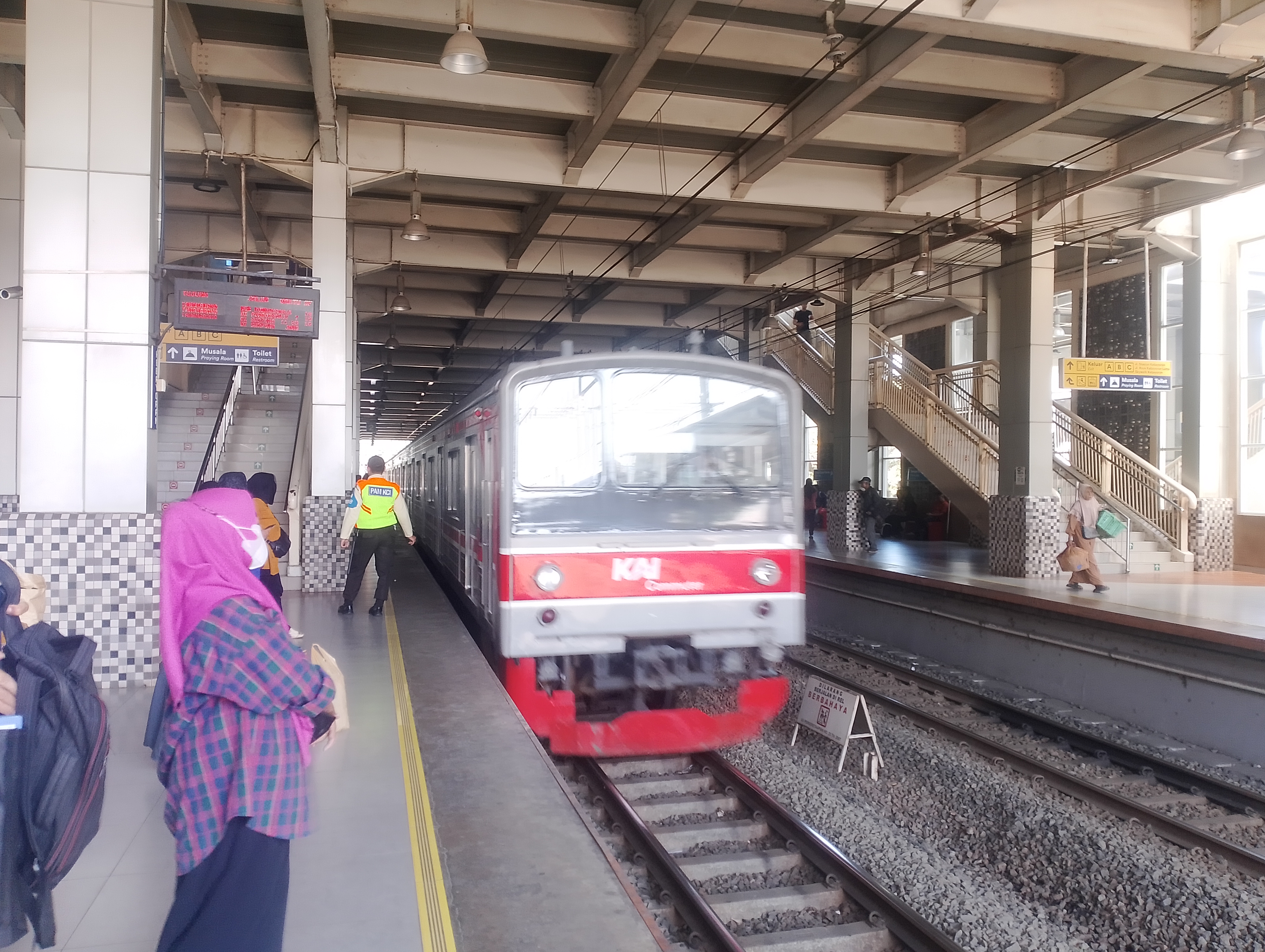 RANGKASBITUNG LINE  di Indonesia - foto kereta api dan lokomotif
