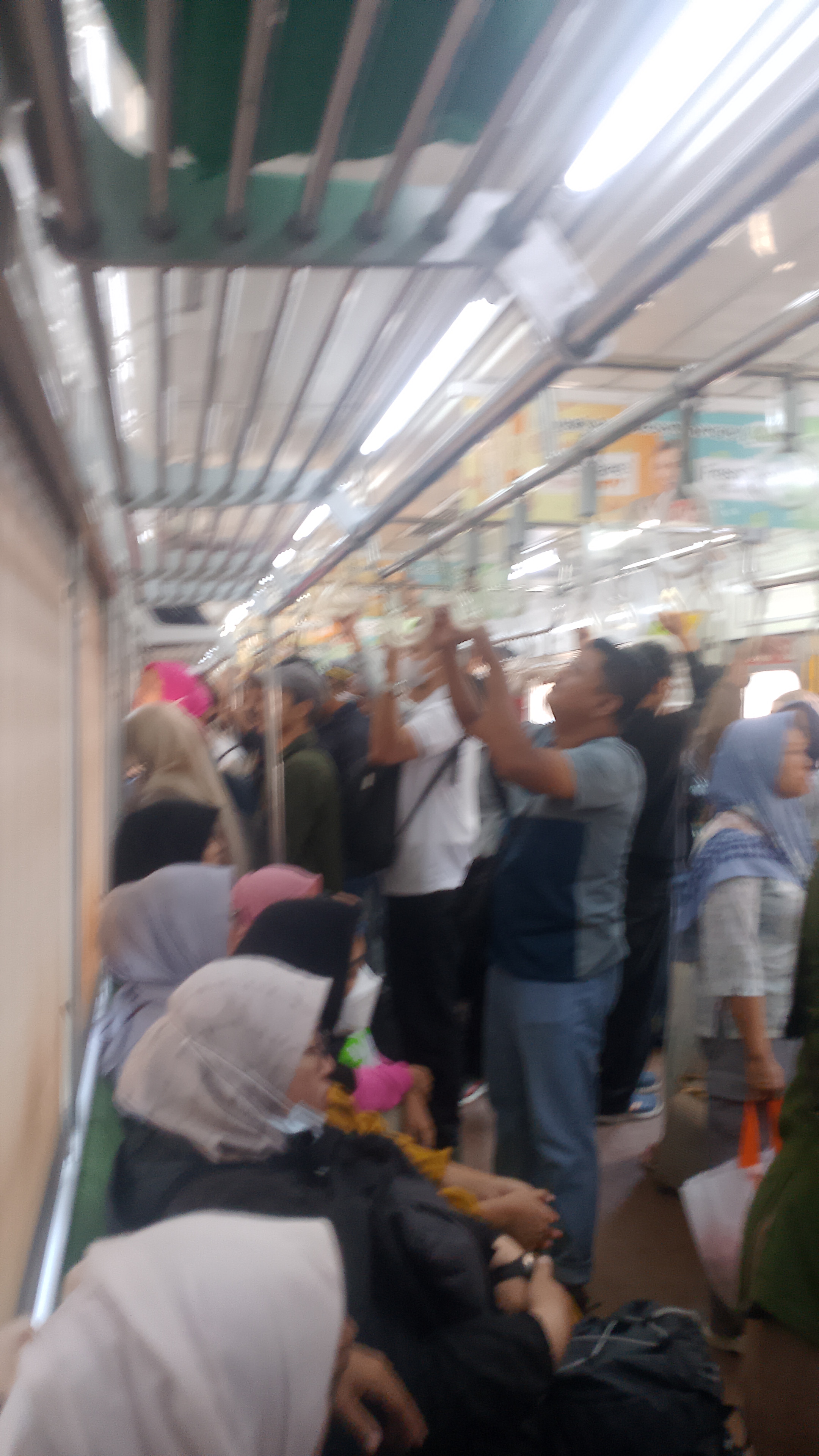 gabut  di Indonesia - foto kereta api dan lokomotif