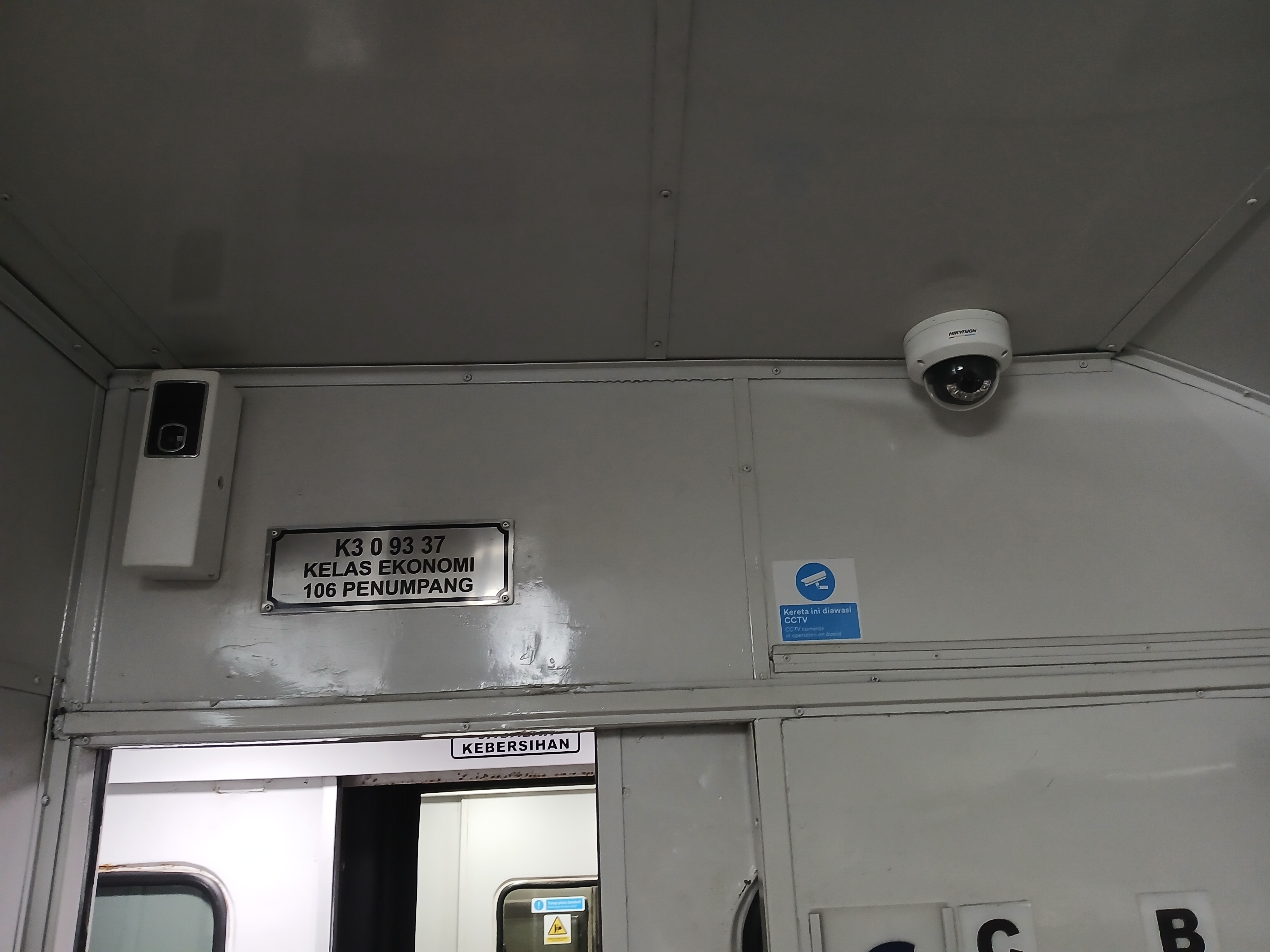 Ka serayu di Indonesia - foto kereta api dan lokomotif