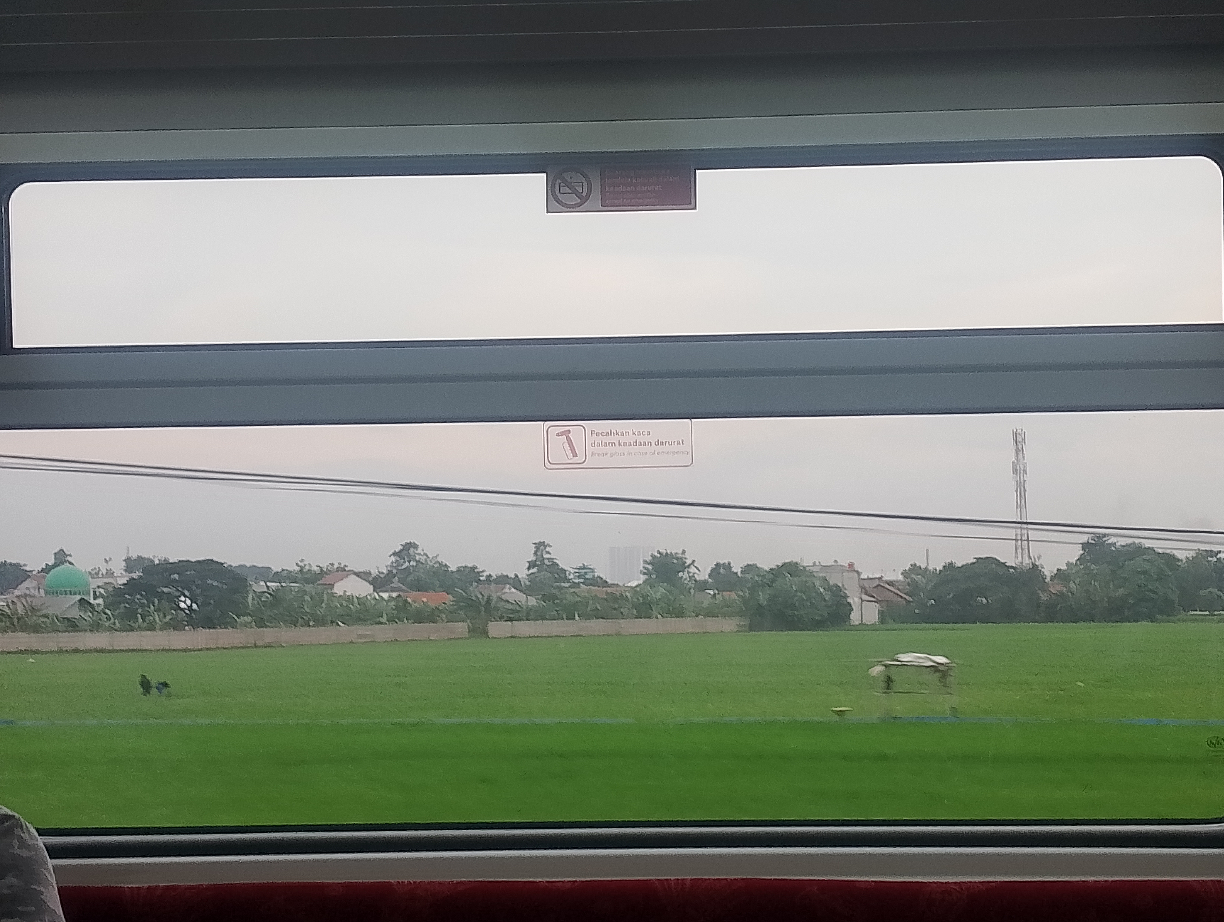 Sawah Telaga Murni - Cikarang  di Indonesia - foto kereta api dan lokomotif