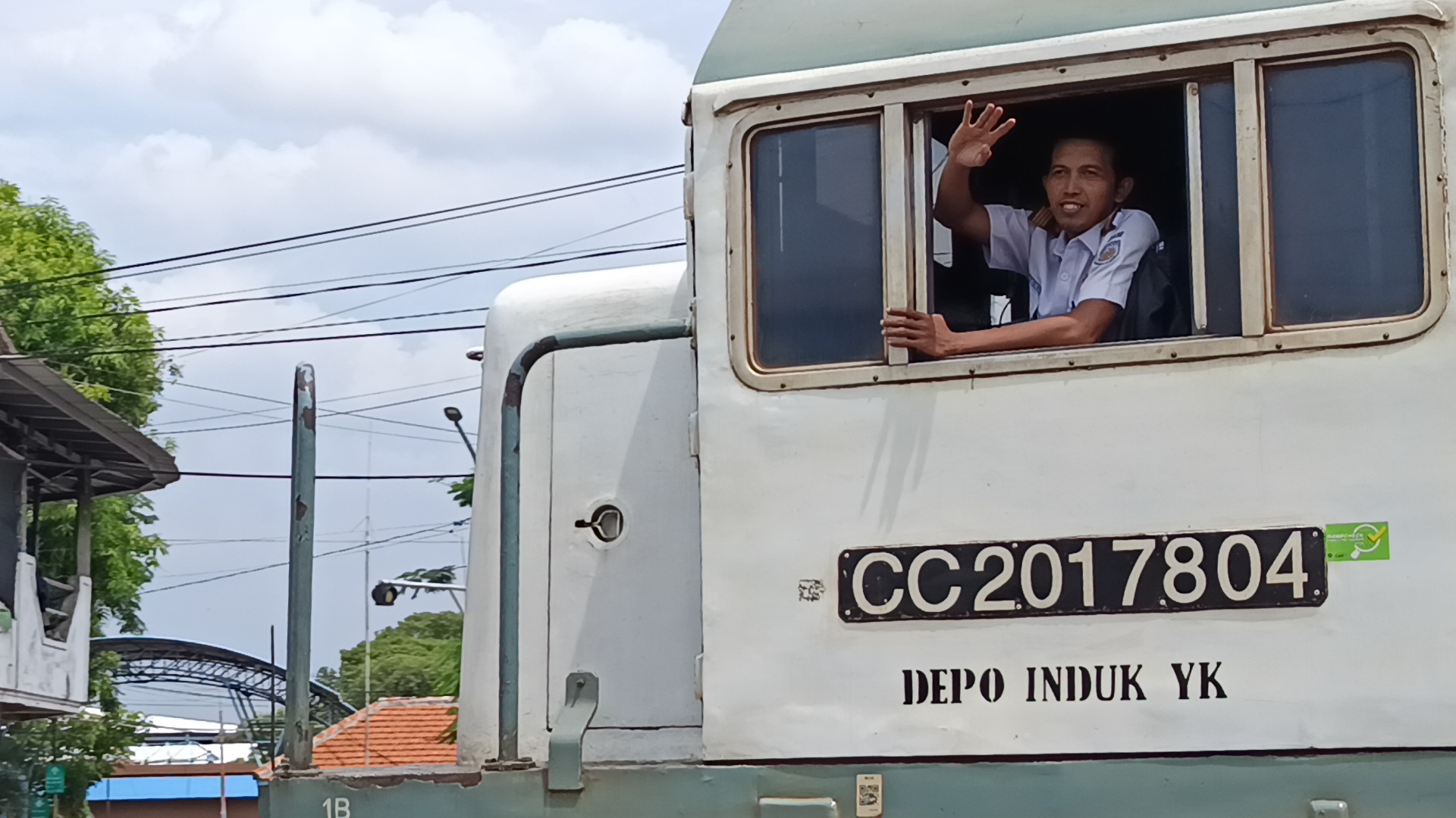 Sri Tanjong 78 04 yk ramah di Indonesia - foto kereta api dan lokomotif