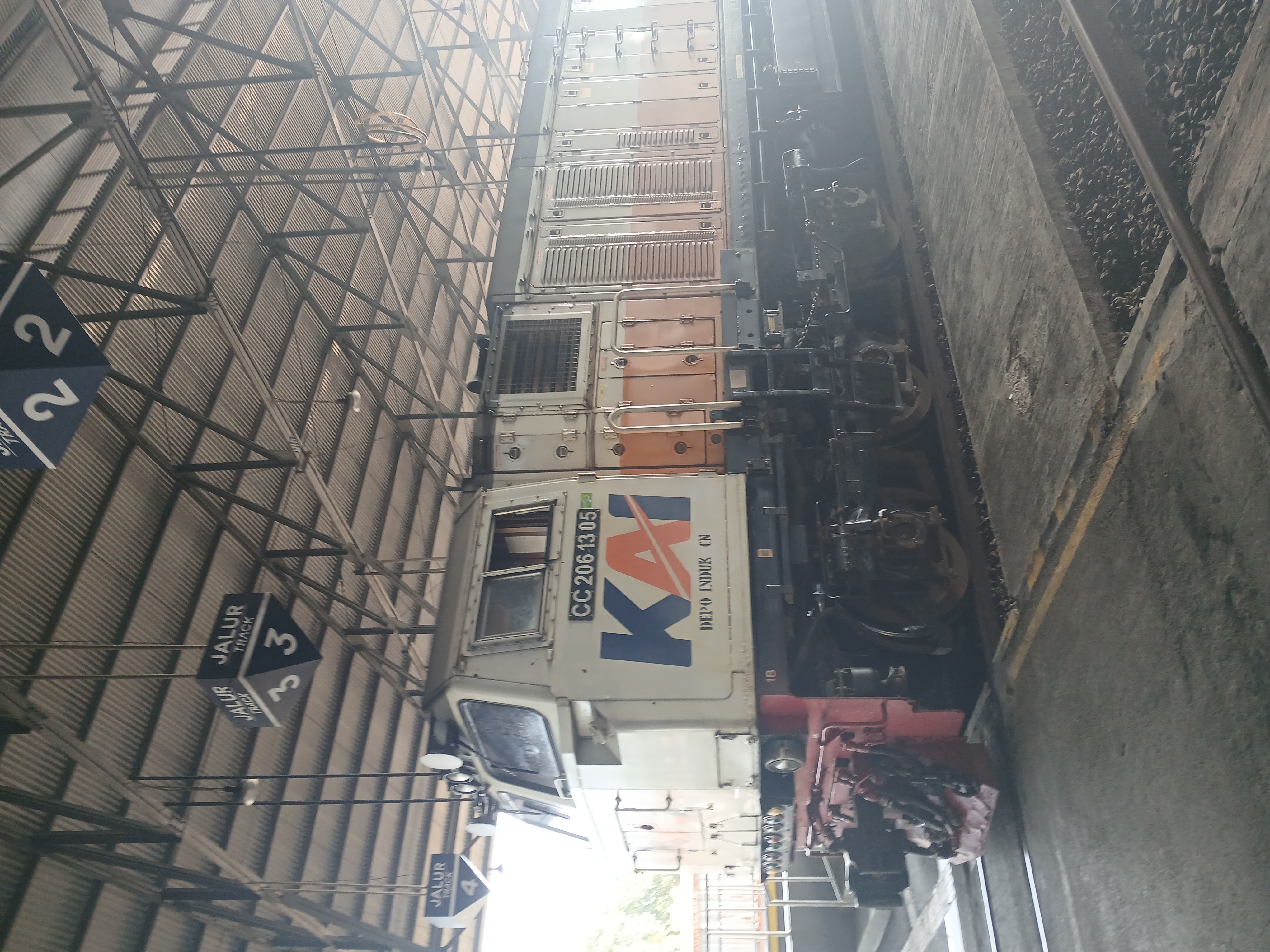 Ka purwojaya di Indonesia - foto kereta api dan lokomotif