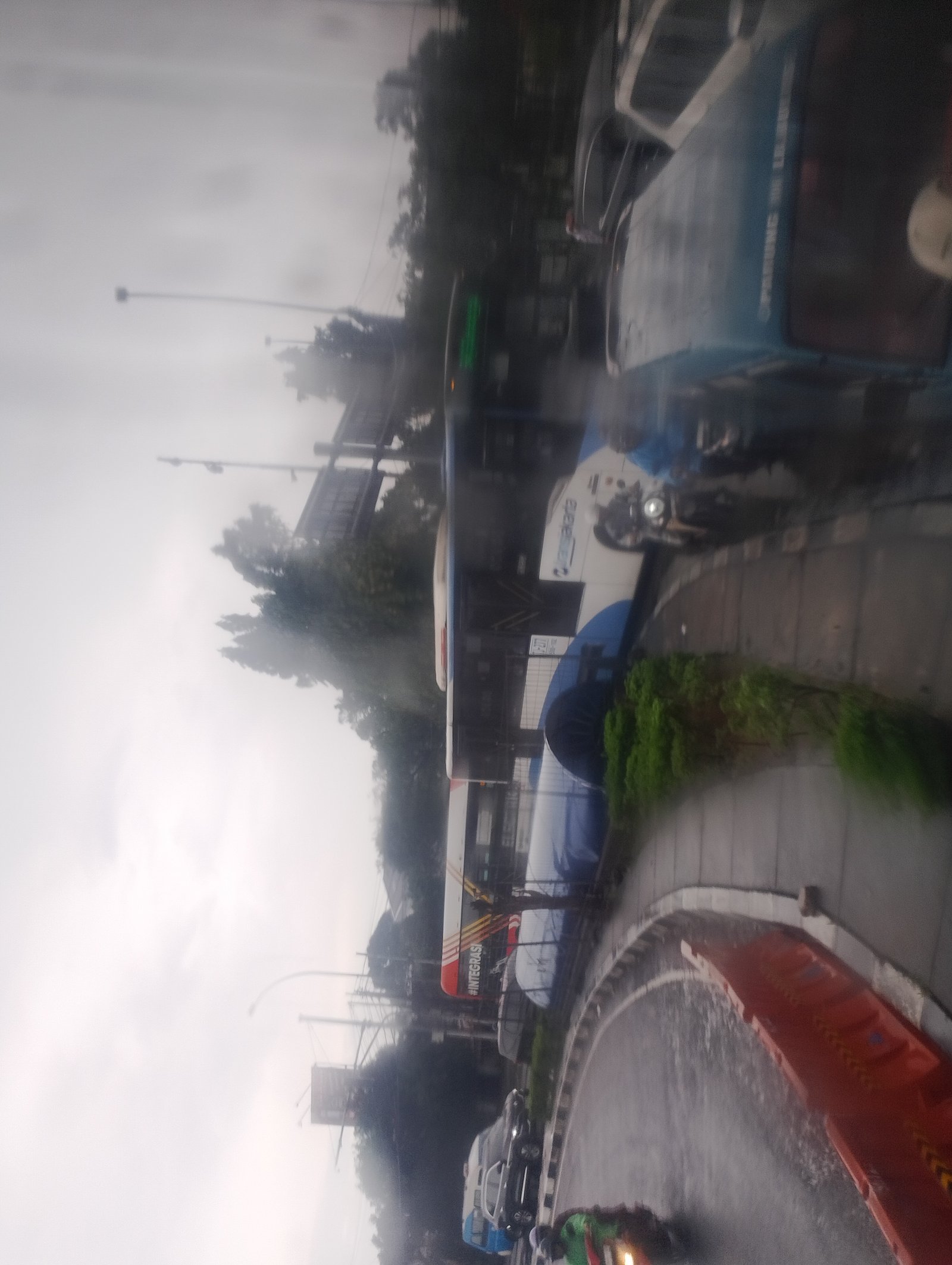 Foto sekali kali Transjakarta 🗿 - Kereta Jakarta di Indonesia