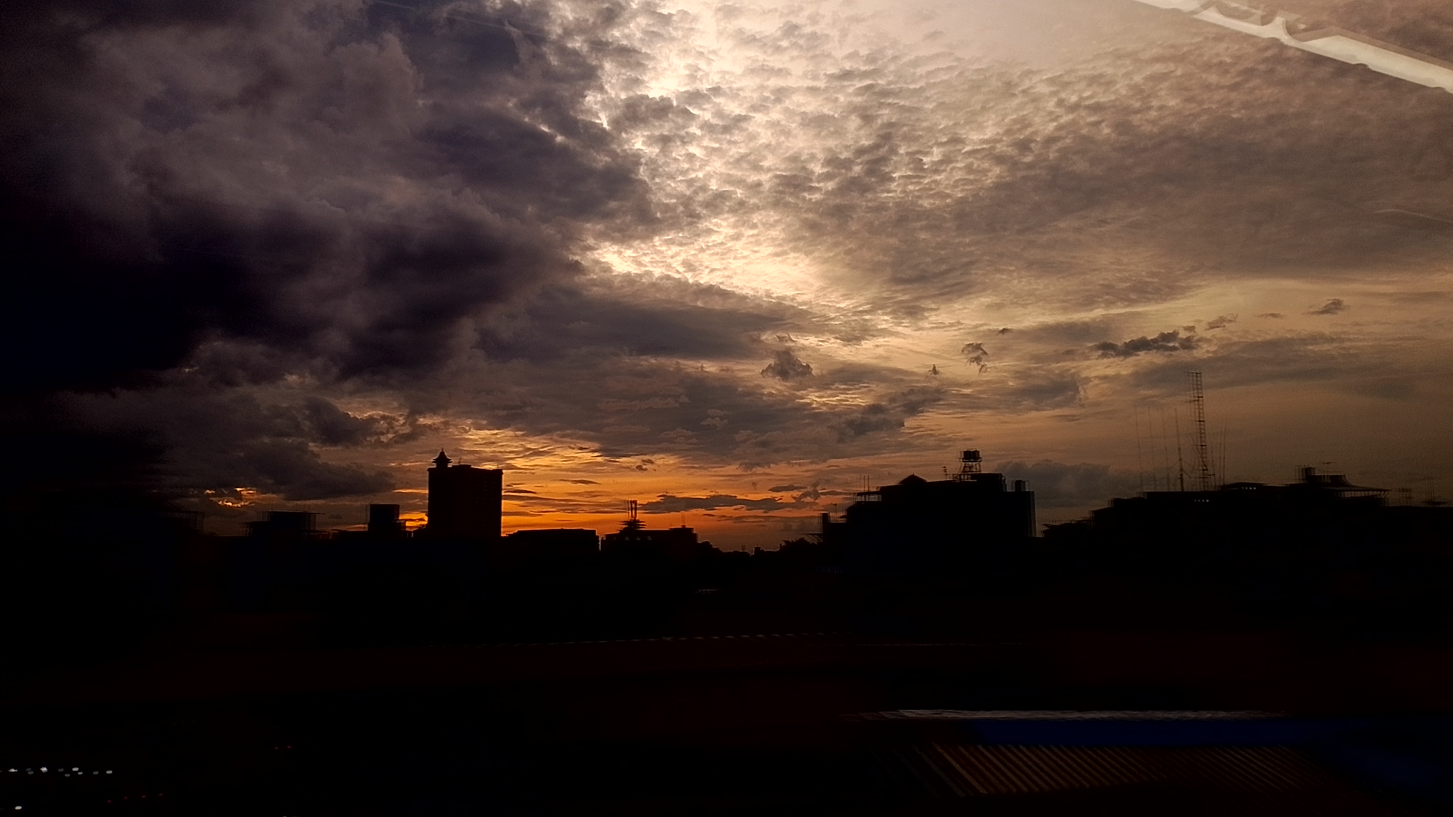 Sunset  di Indonesia - foto kereta api dan lokomotif