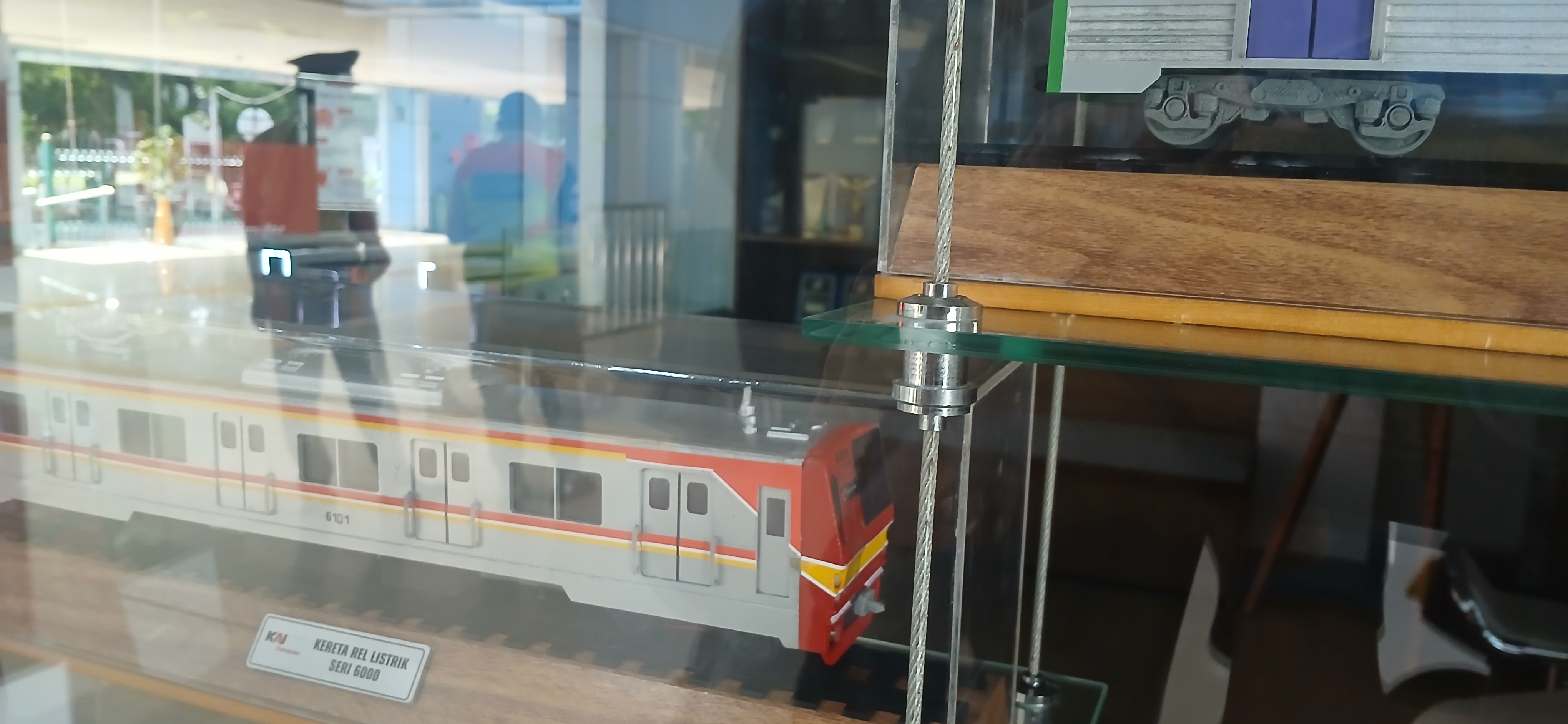 Miniatur tm 6000 di Indonesia - foto kereta api dan lokomotif