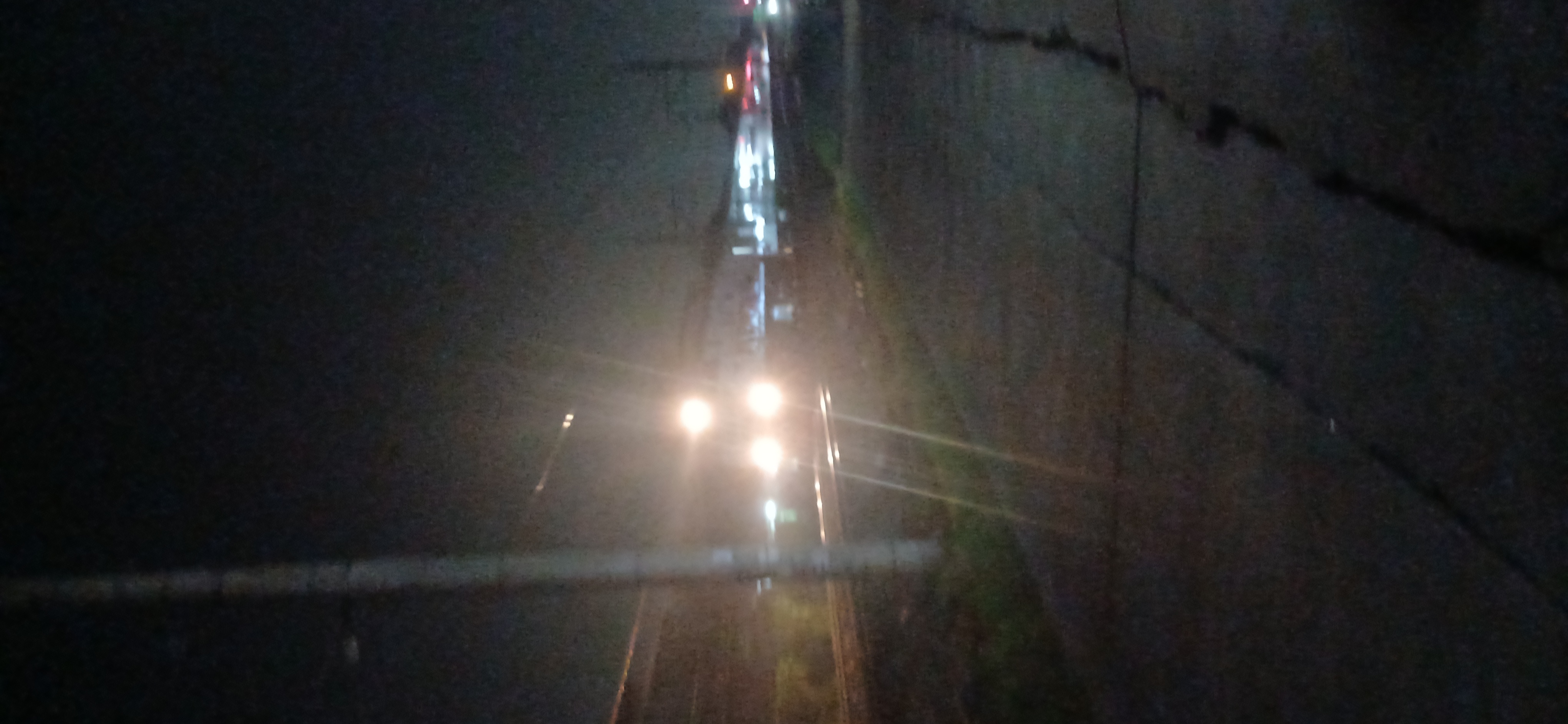 Foto cc203 pada malam hari di Indonesia - foto kereta api dan lokomotif