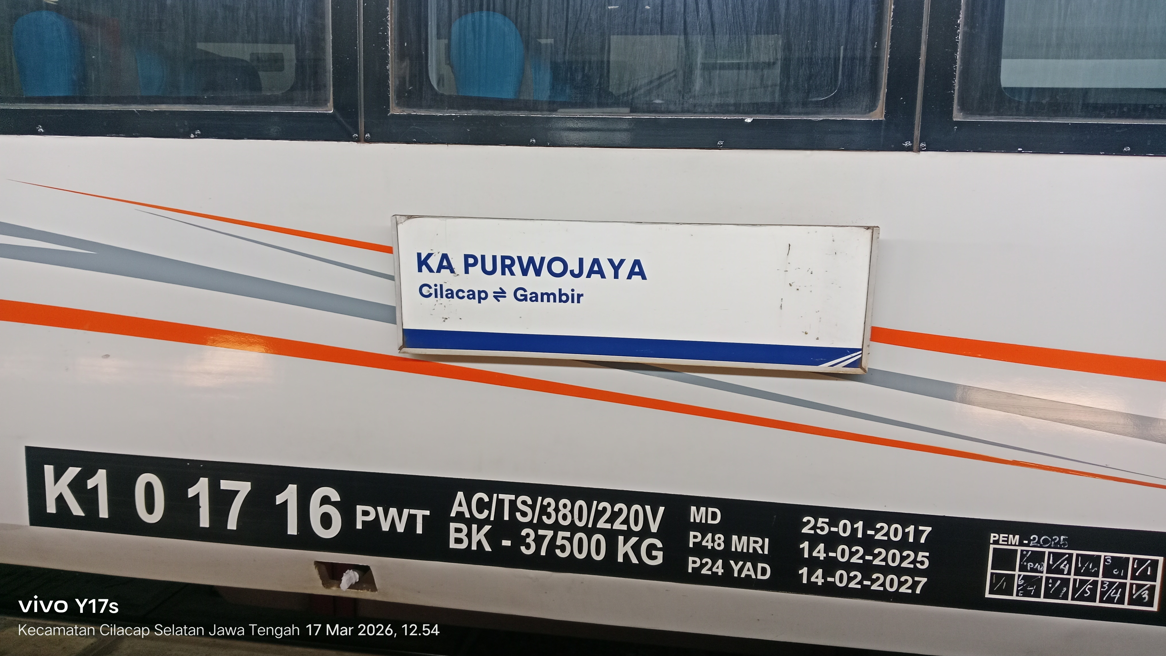 KA Purwojaya: Kebanggaan dan Andalan Warga Cilacap di Stasiun Indonesia - foto kereta api terbaru